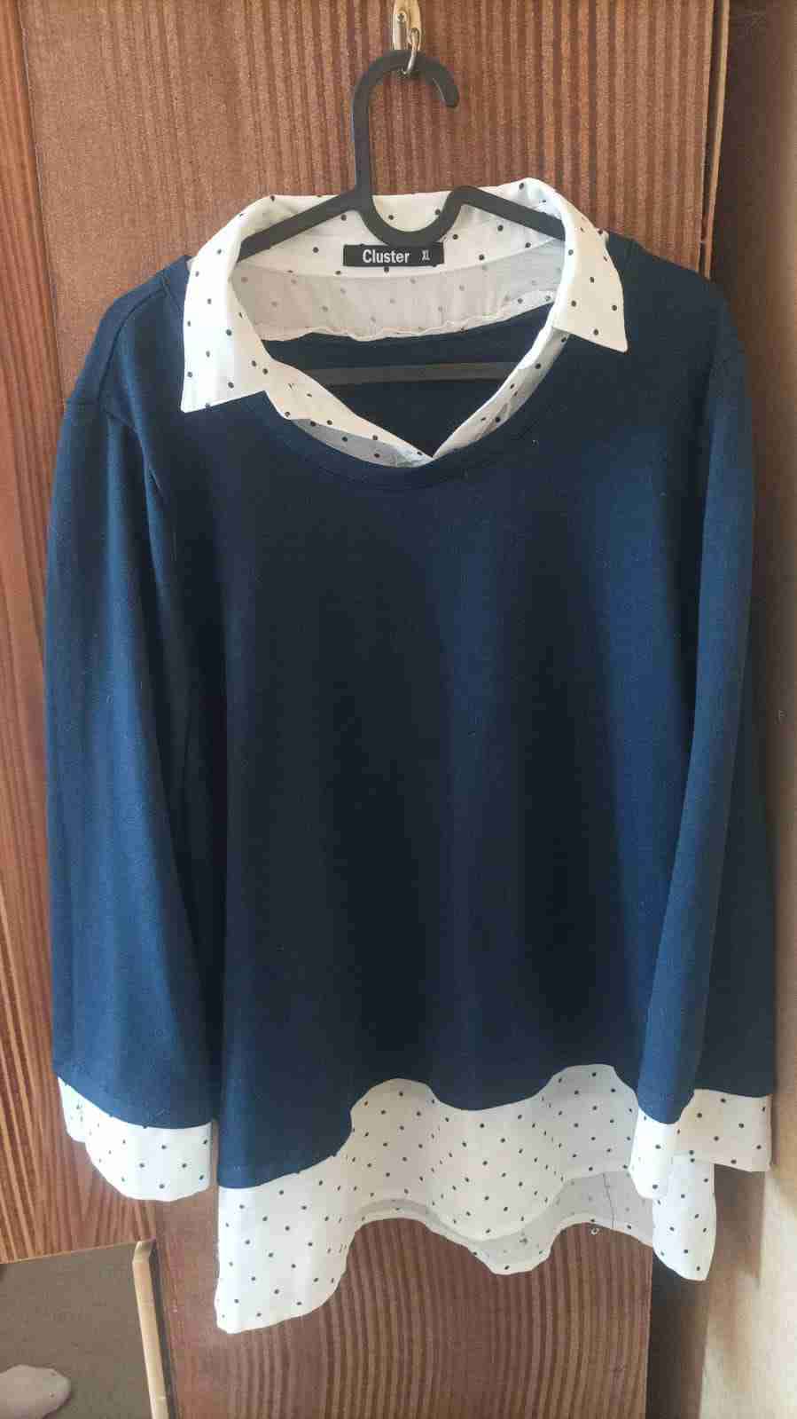 Sweater azul con detalles en blanco - miniatura 1