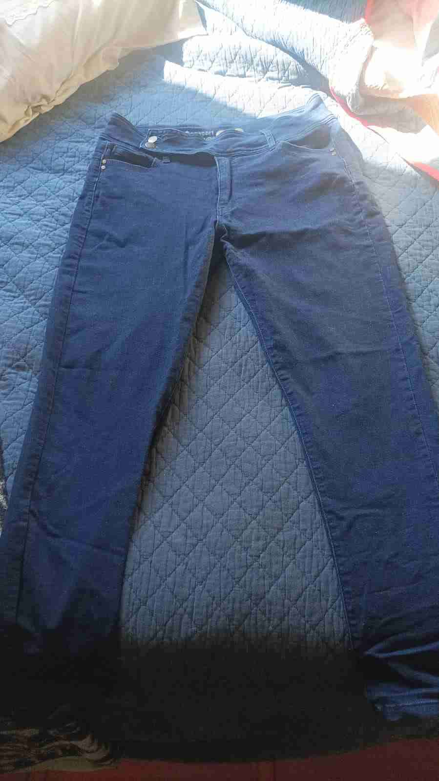 Sweater azul con detalles en blanco - miniatura 2