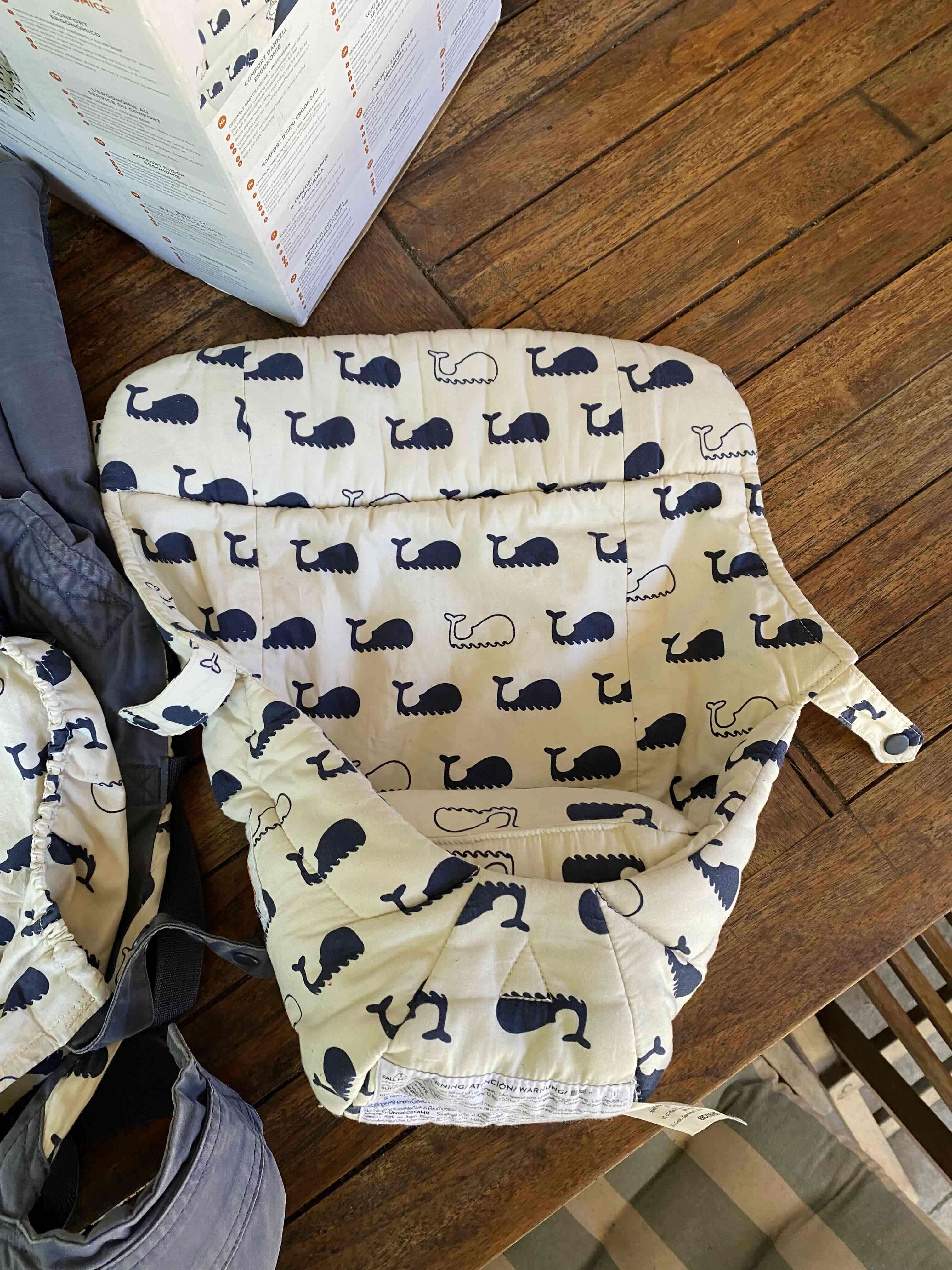 Mochila Ergobaby portabebé con diseño ballenas - miniatura 2