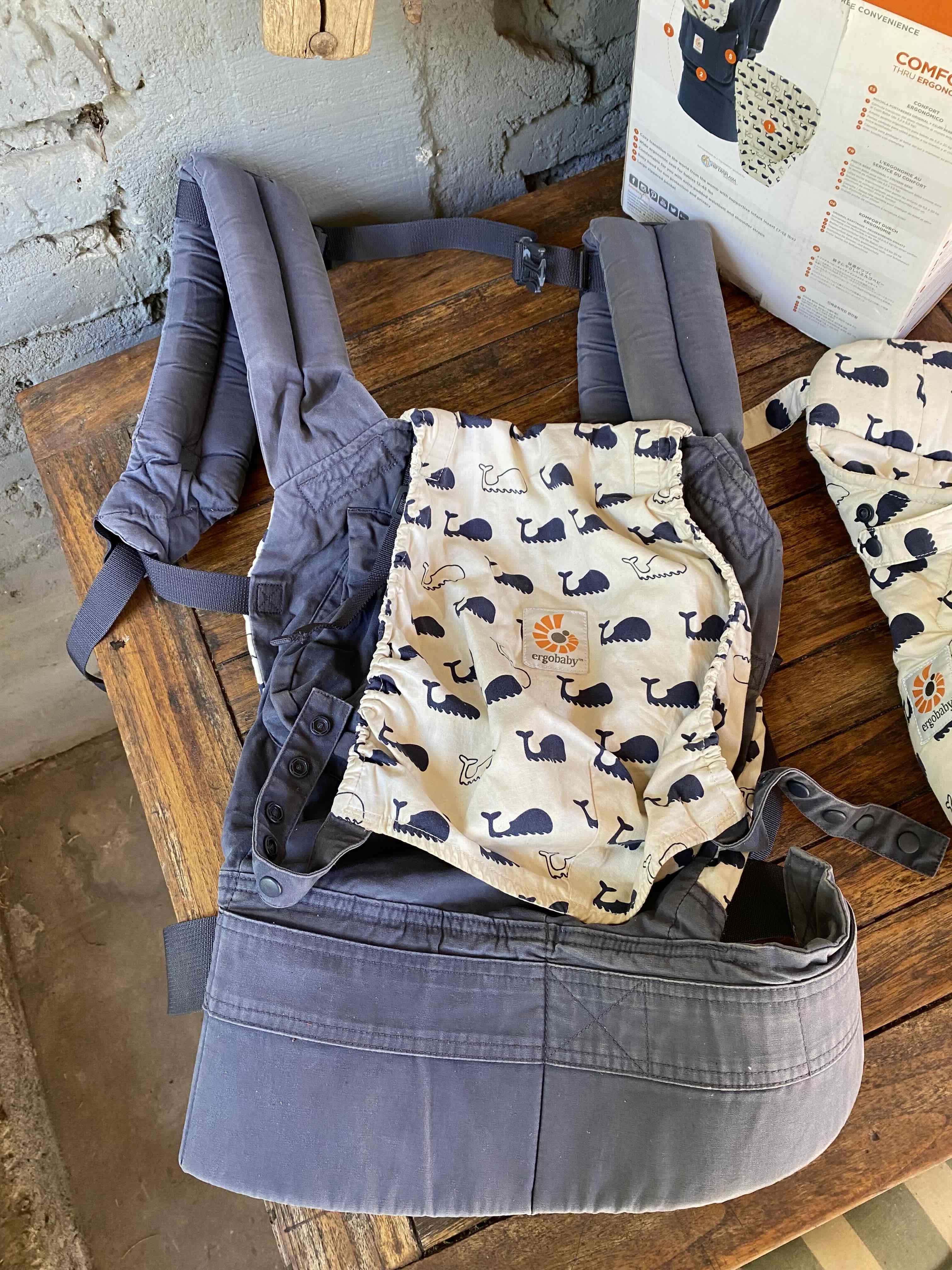 Mochila Ergobaby portabebé con diseño ballenas - miniatura 3