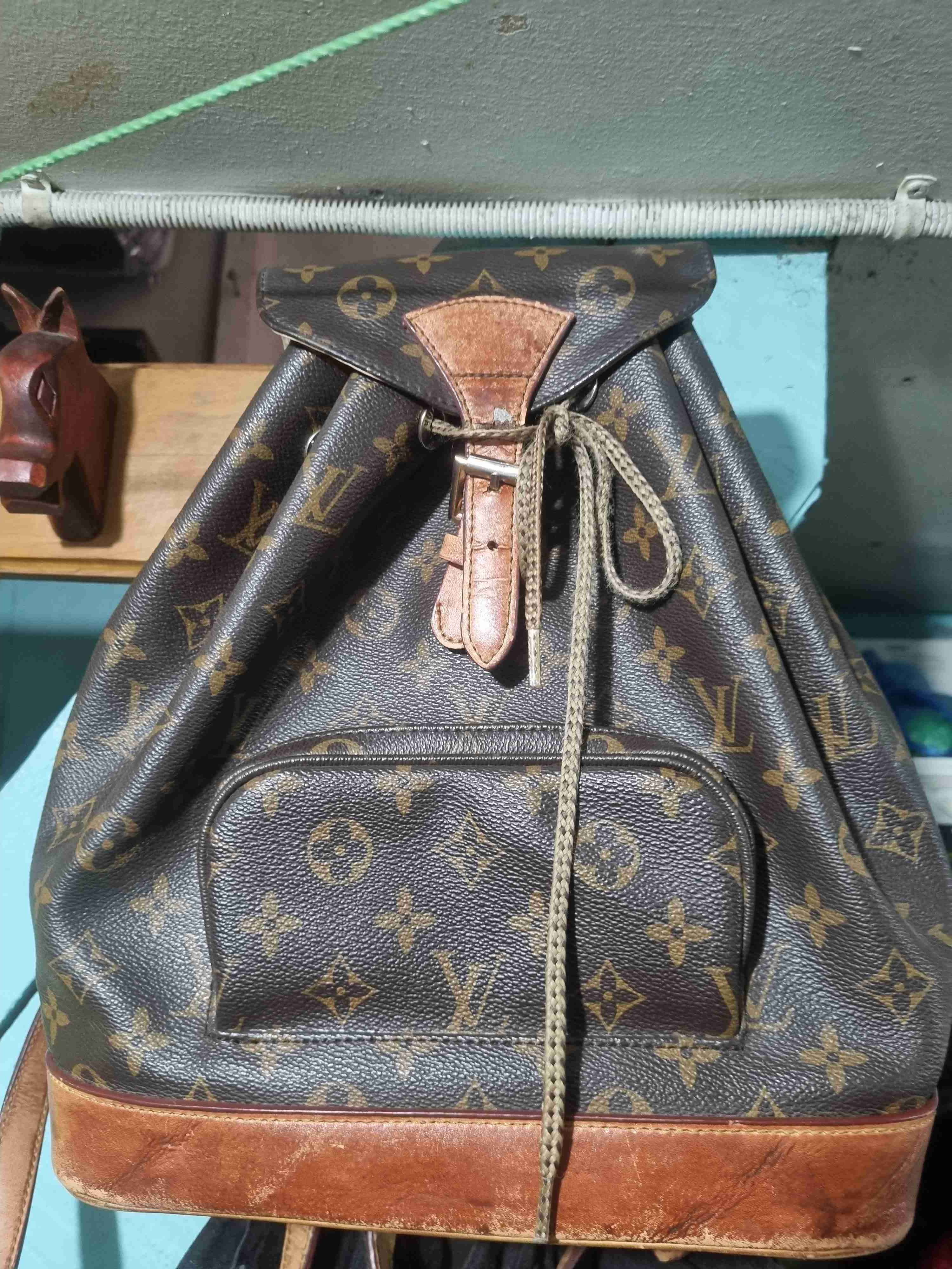 Mochila de cuero monogram
