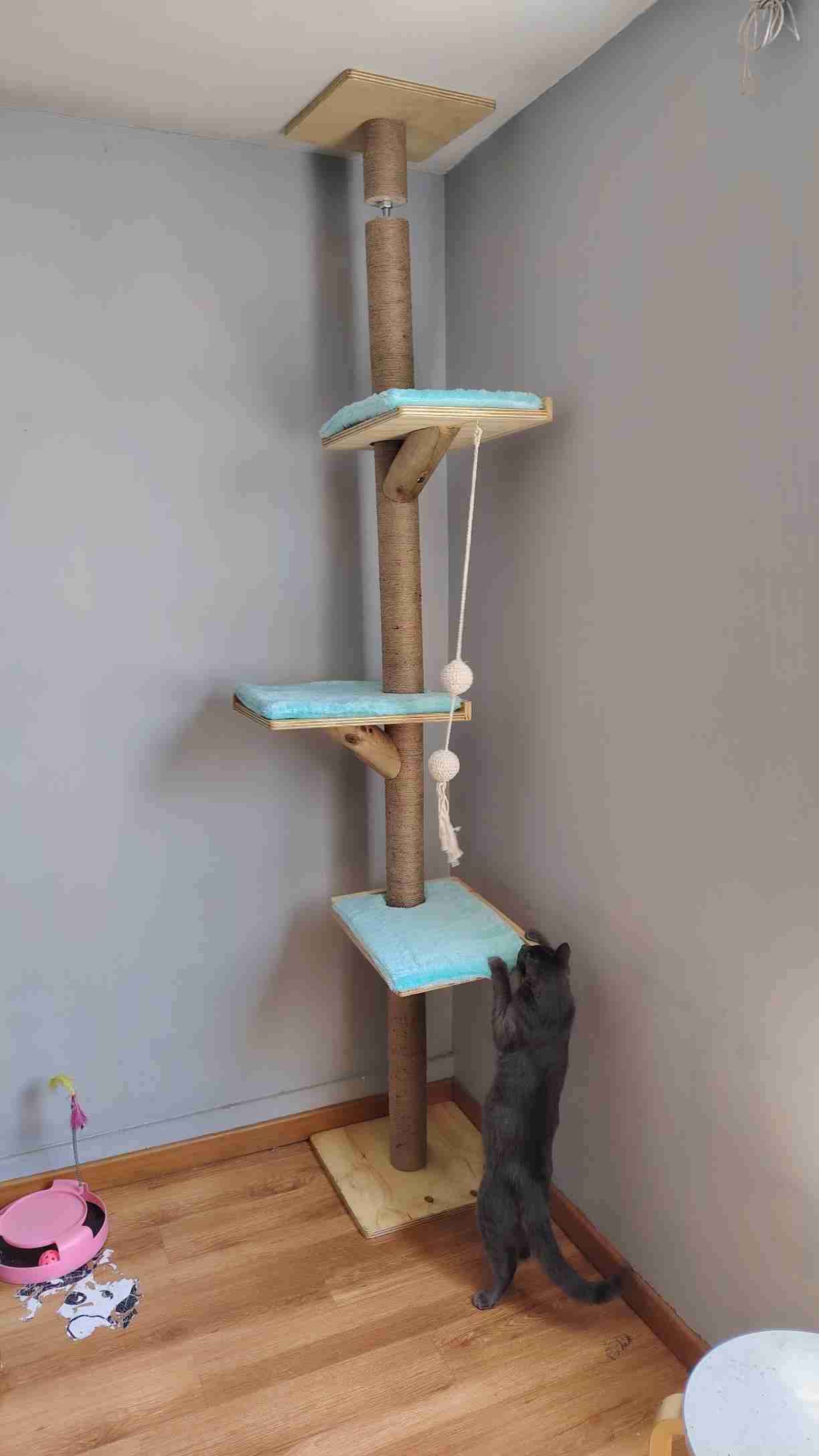 Árbol rascador grande para gatos