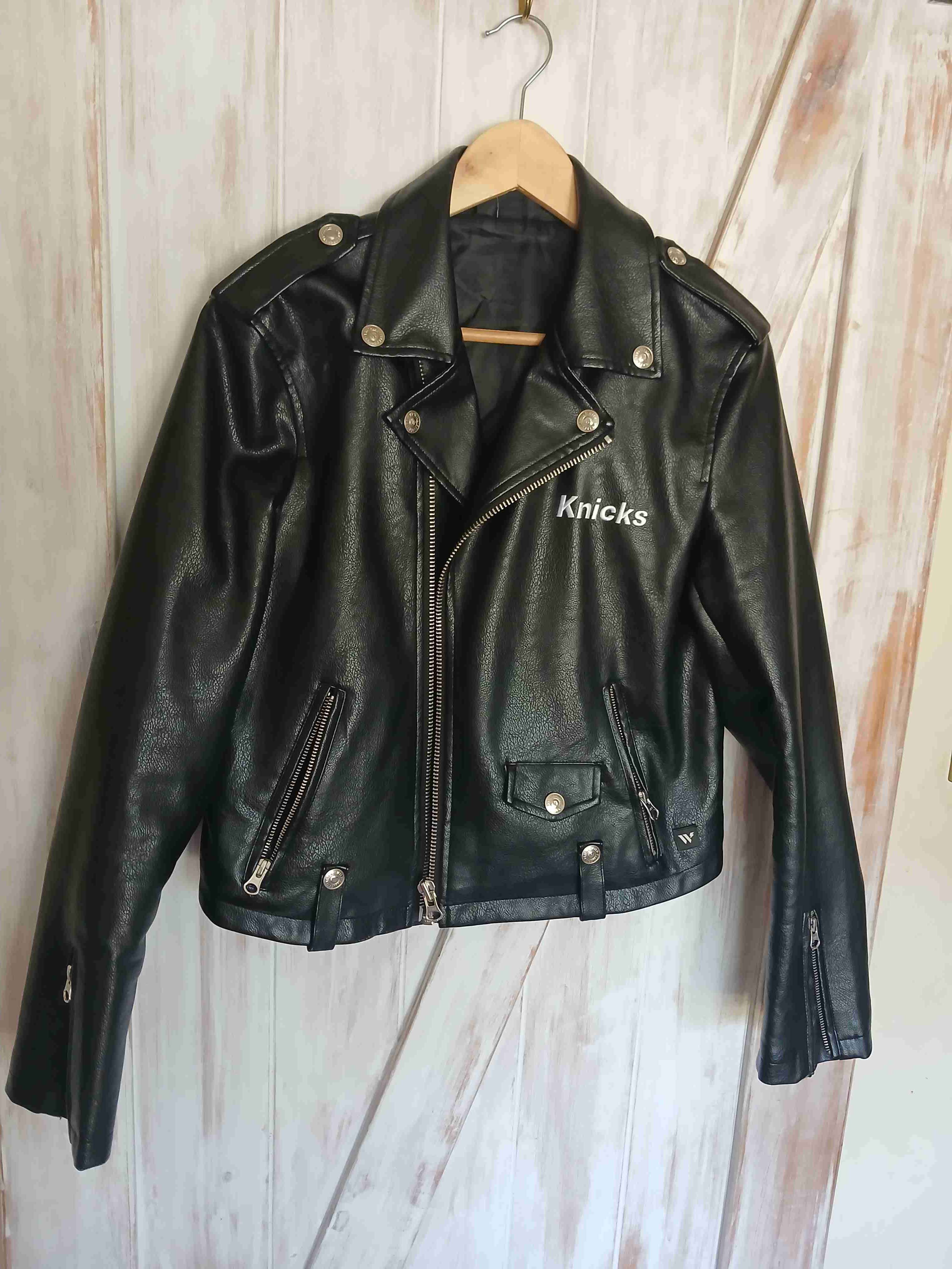 Chaqueta de cuero negra motociclista - miniatura 1