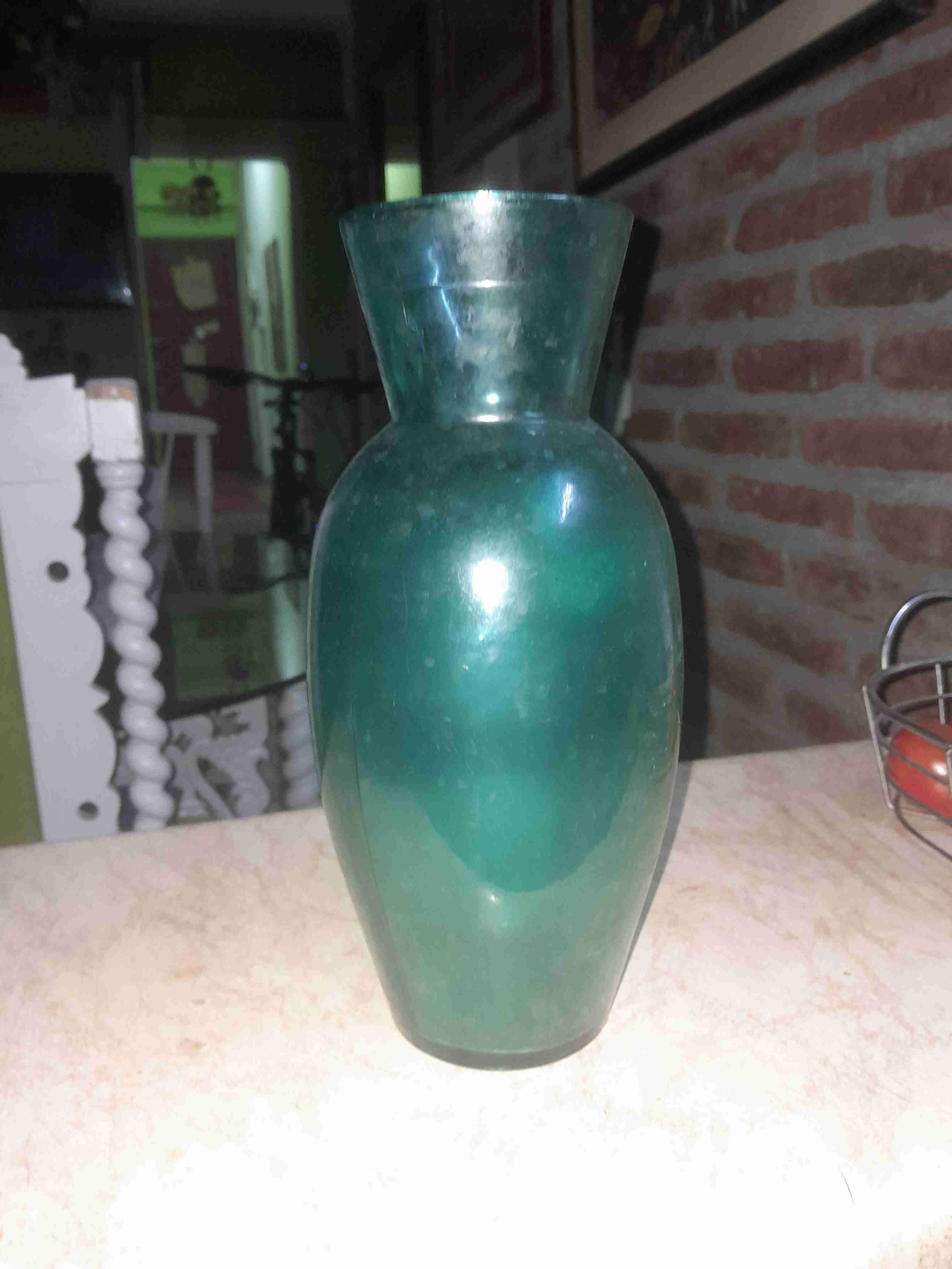 Florero de vidrio verde - miniatura 1