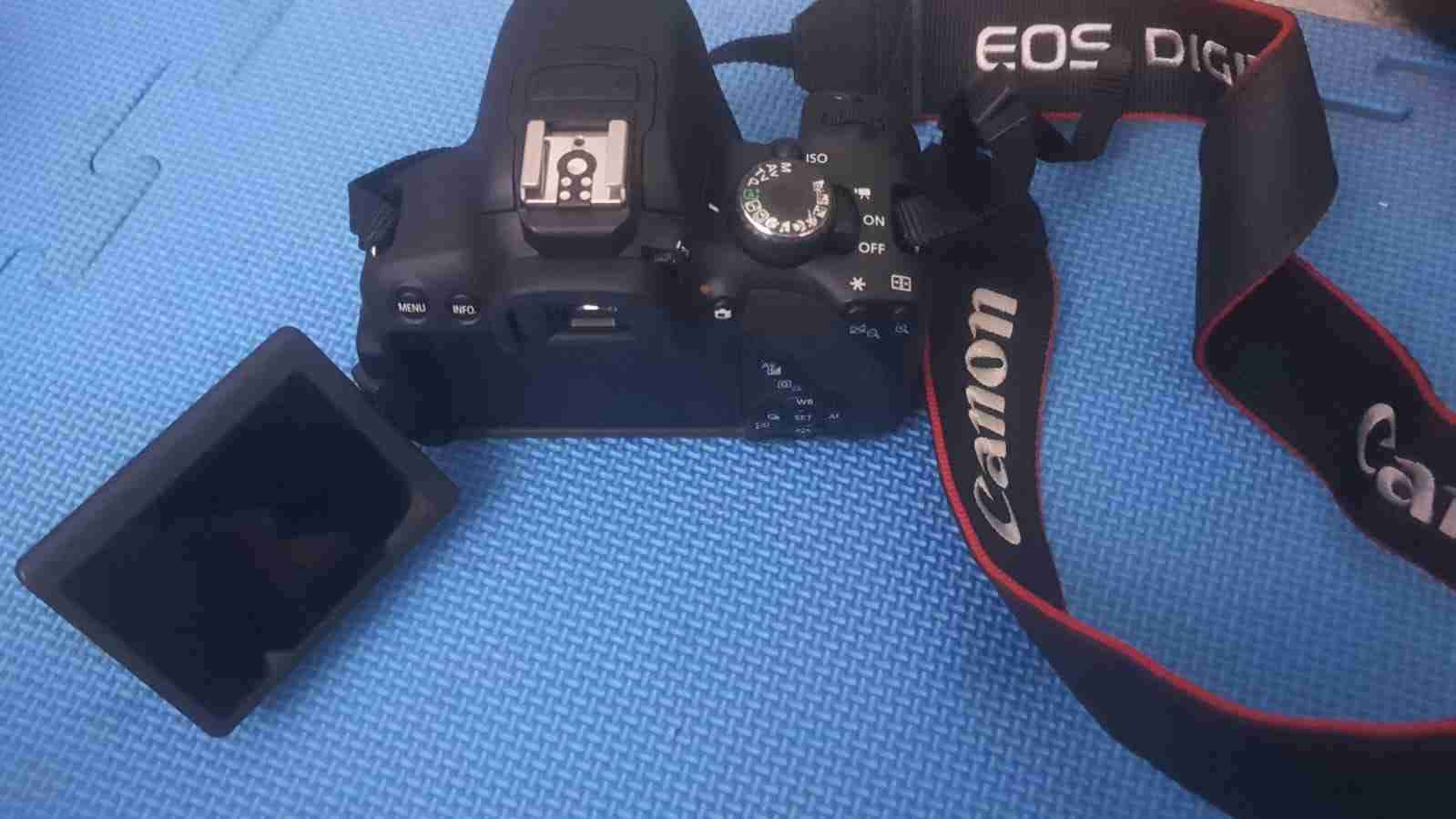 Cámara  Canon prácticamente nueva - miniatura 1