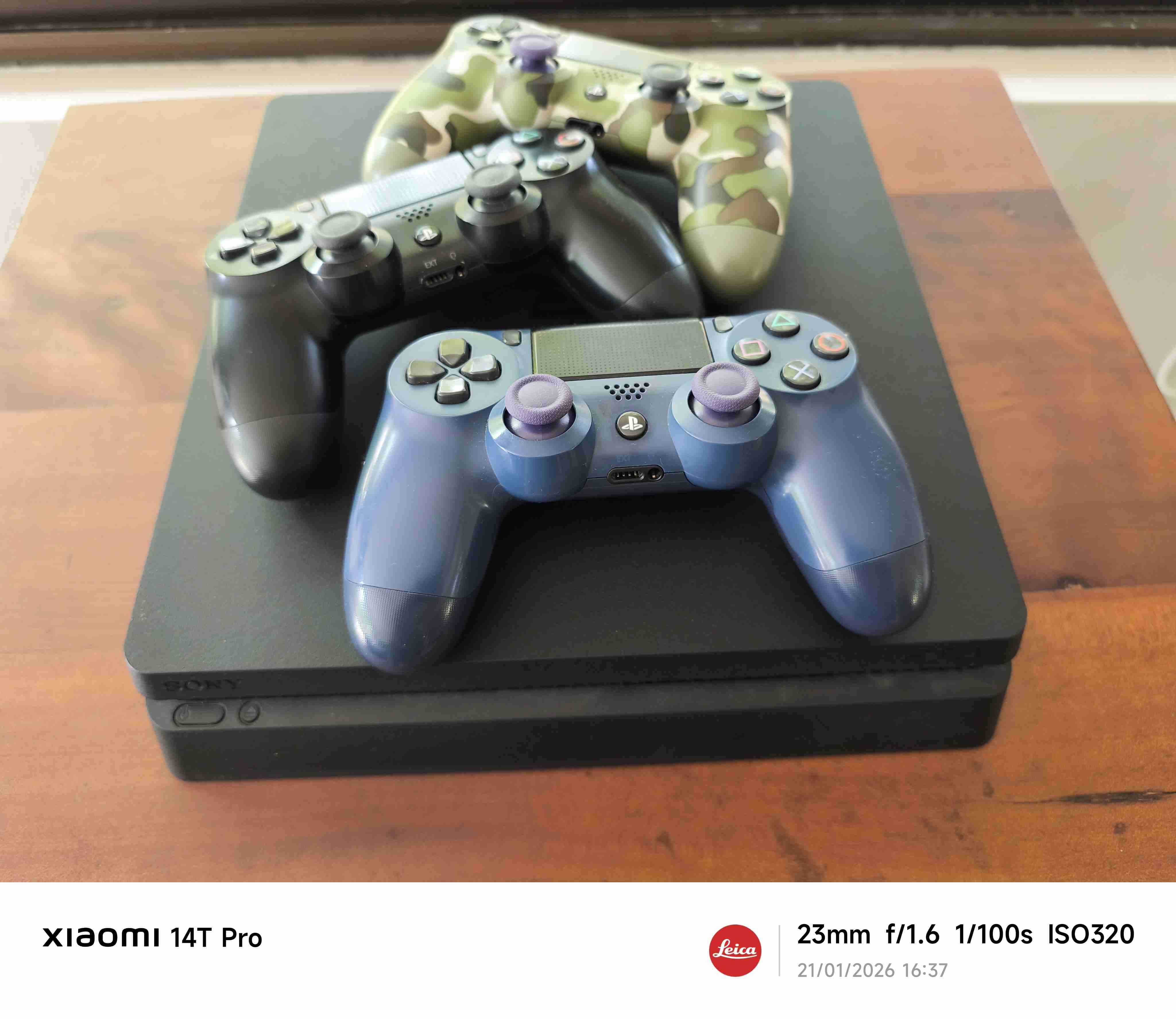 Playstation 4 slim 1 TB - 1