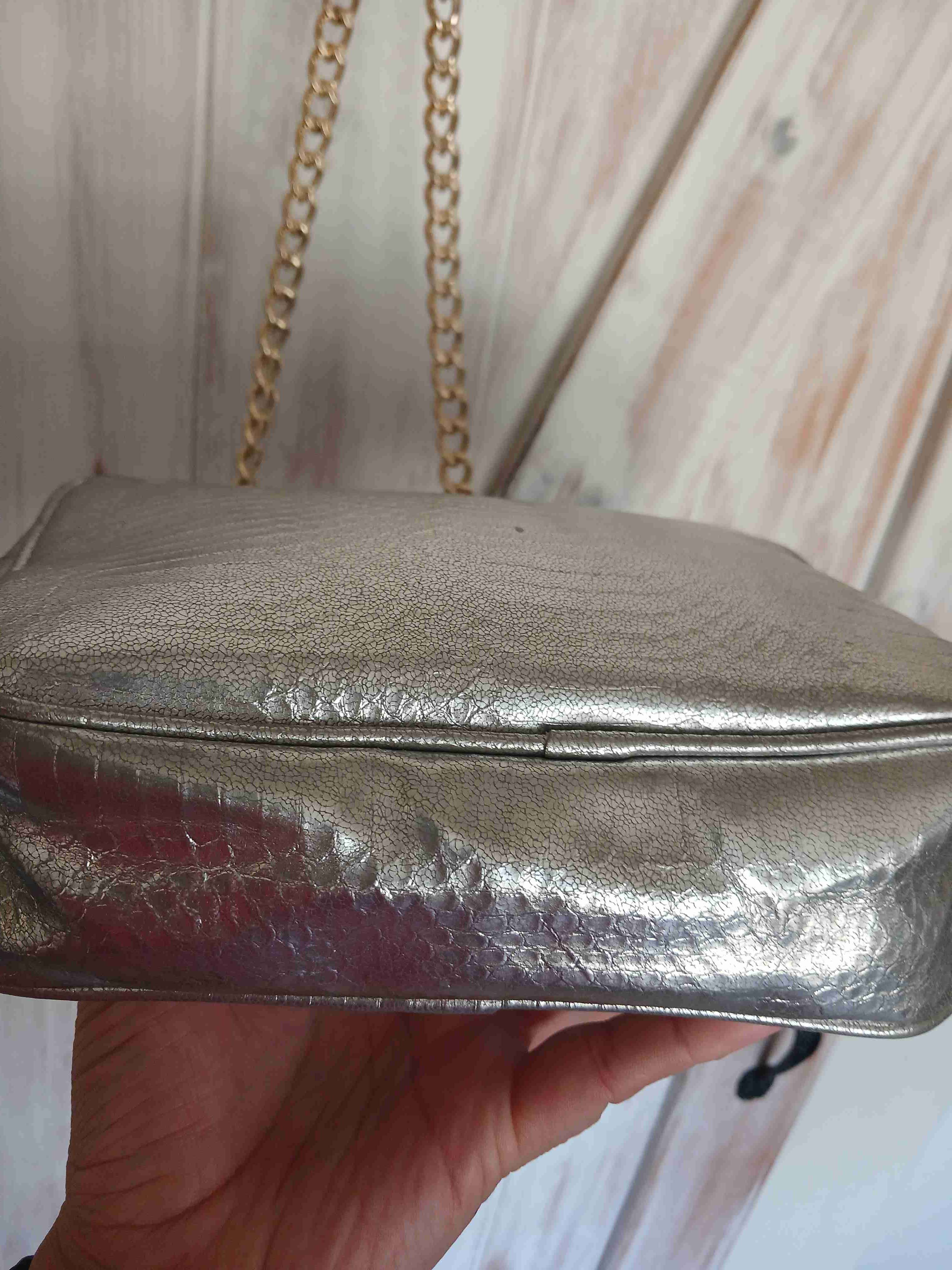 Cartera Victoria's Secret metálica - miniatura 3