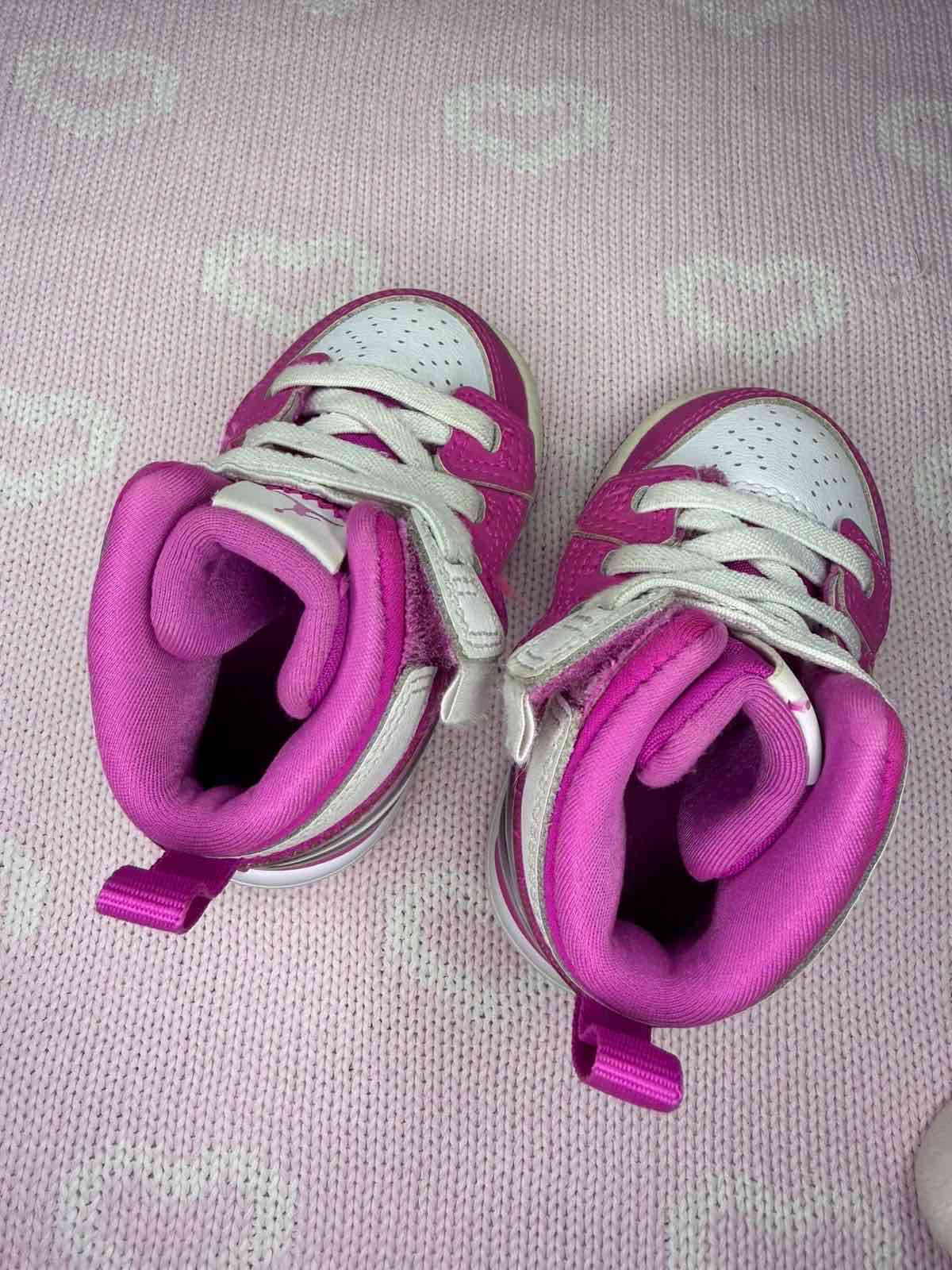 Zapatillas jordan 1 rosa blancas - miniatura 3