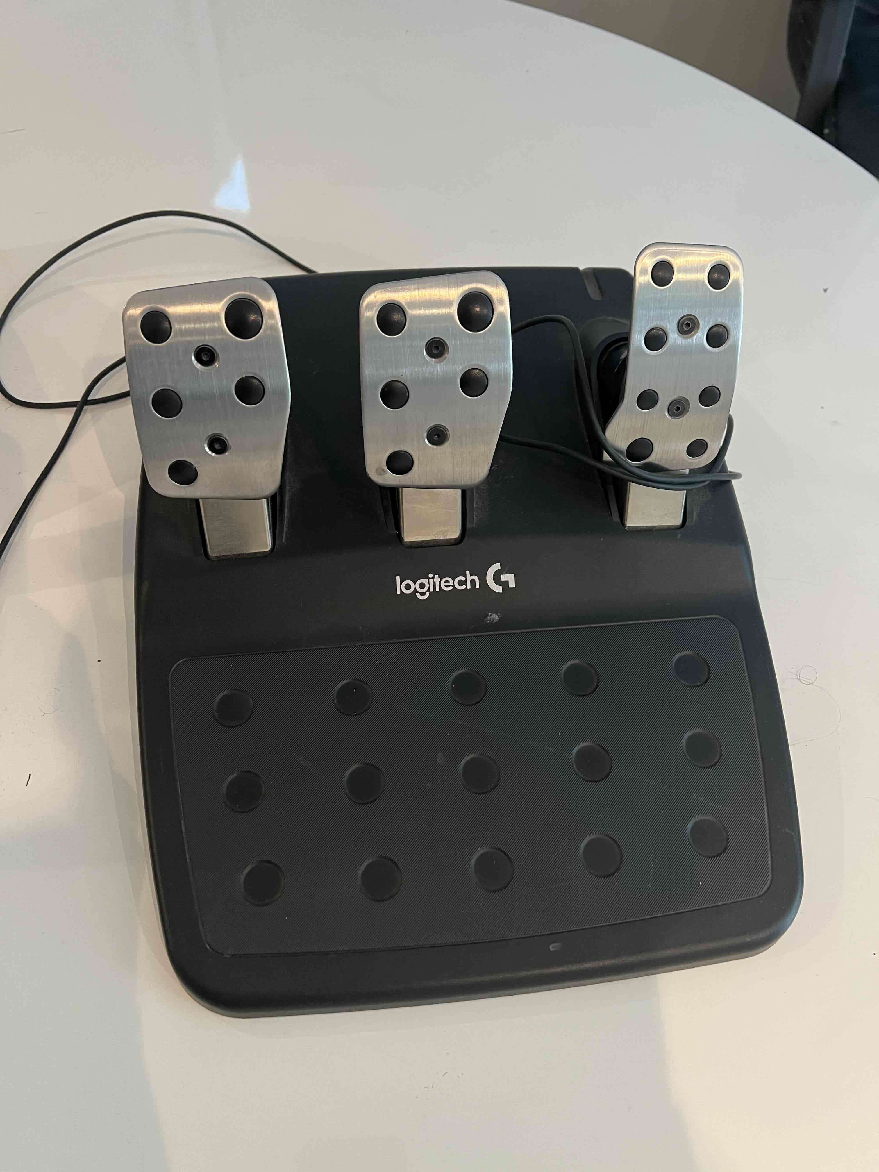 Volante y pedales Logitech g29 para PlayStation - miniatura 4