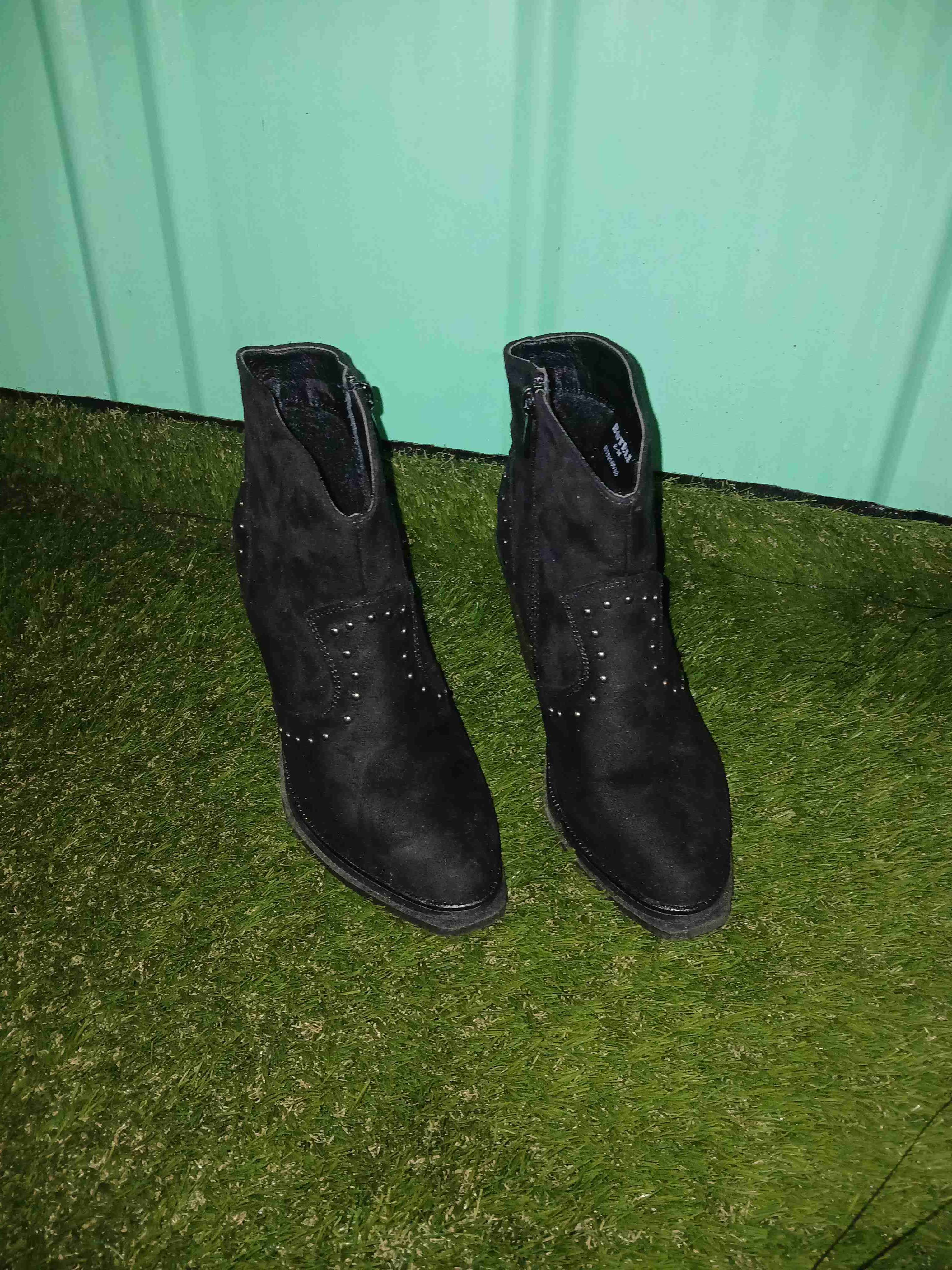 Botines negros con tacos - miniatura 2