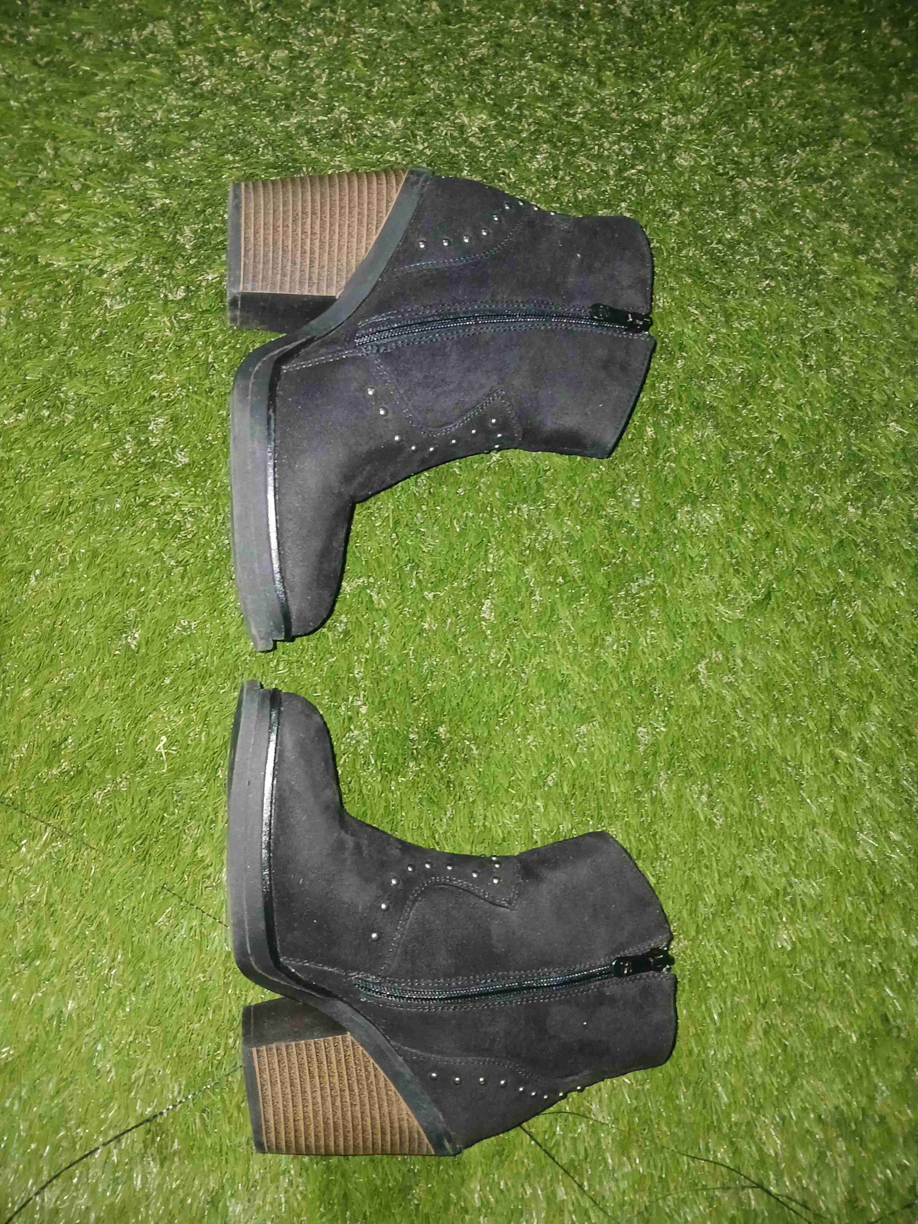 Botines negros con tacos - miniatura 3