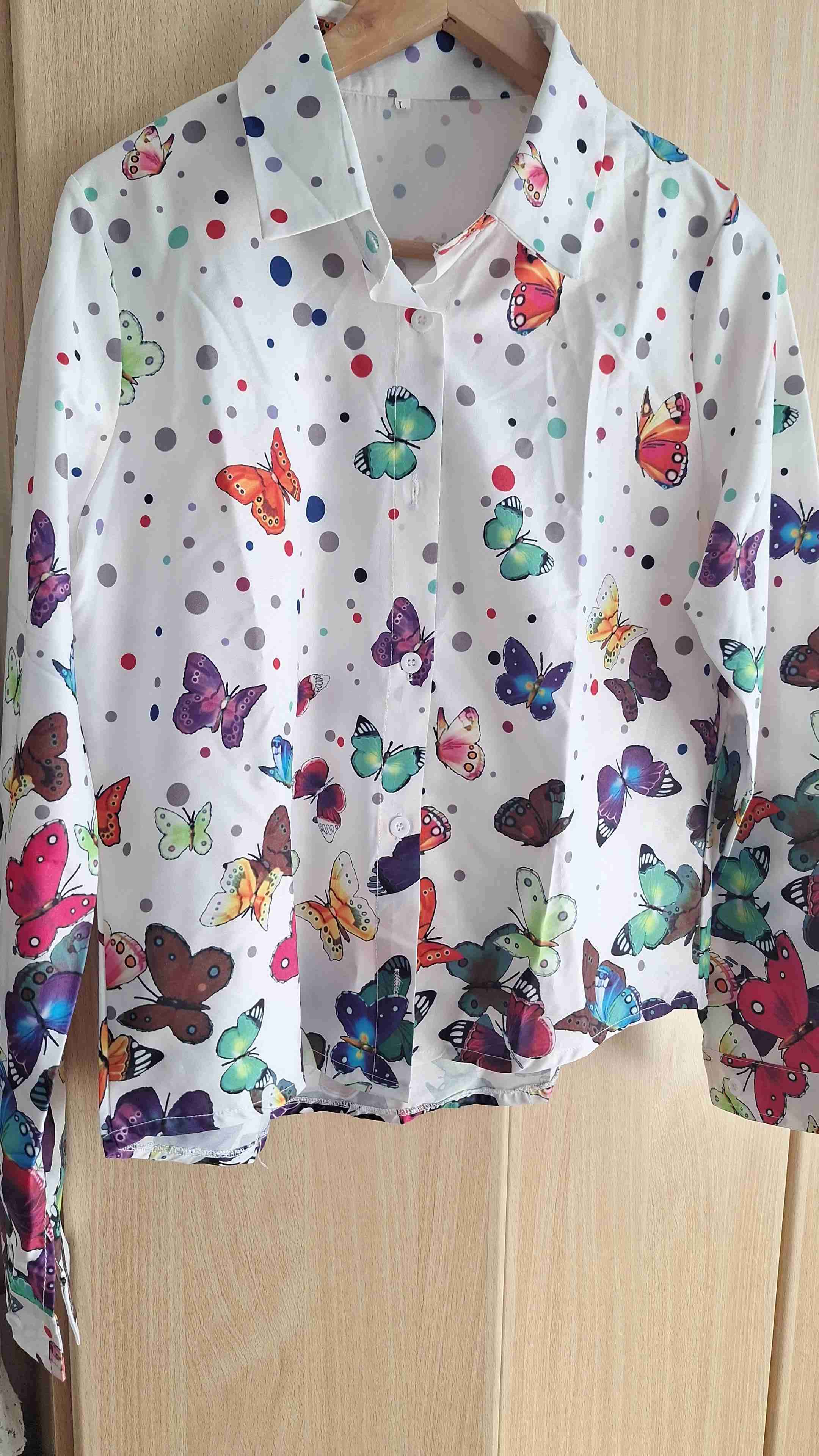 Camisa negra cblusas talla L y Mon mariposas - miniatura 3