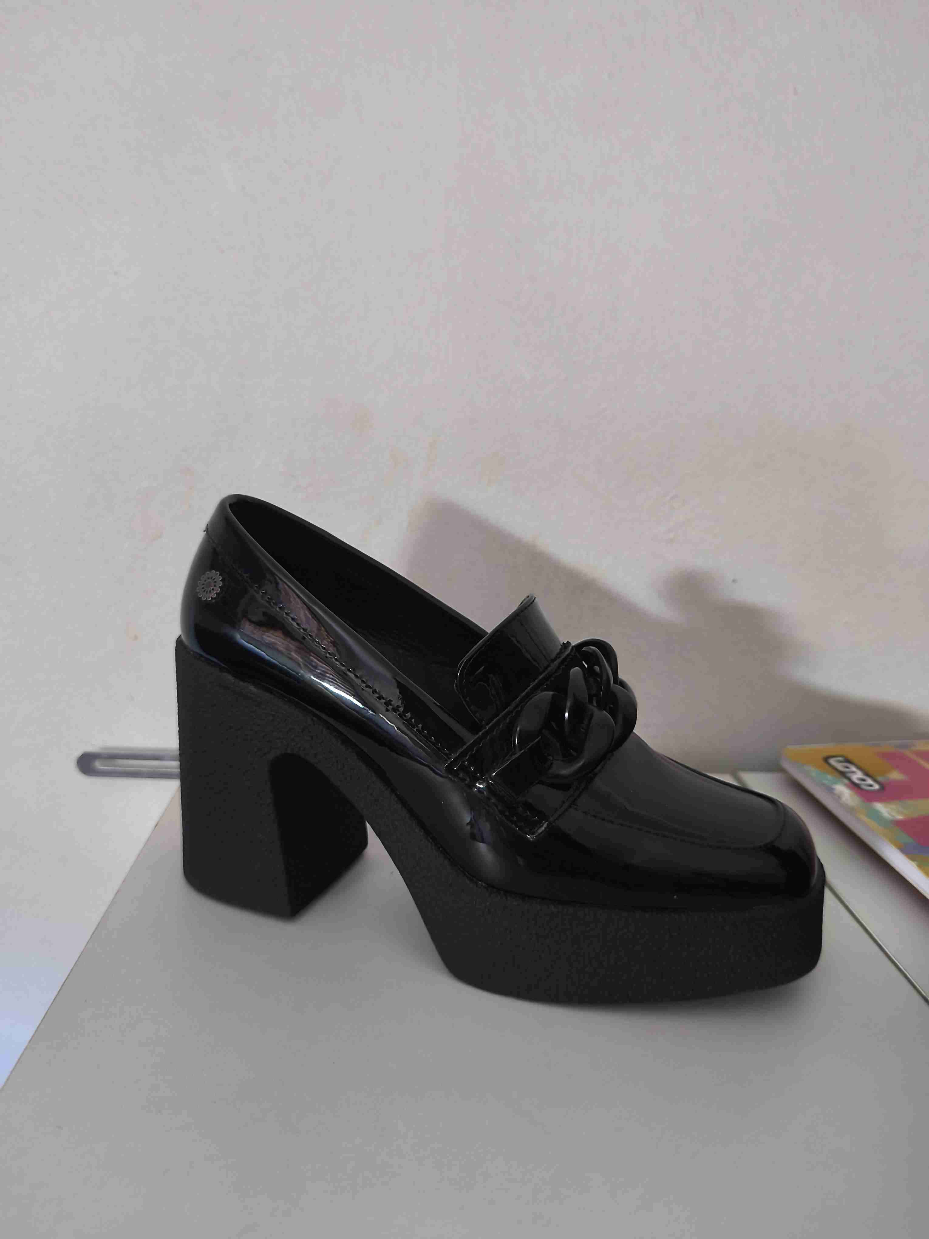 Zapatos de charol negro con plataforma - miniatura 3