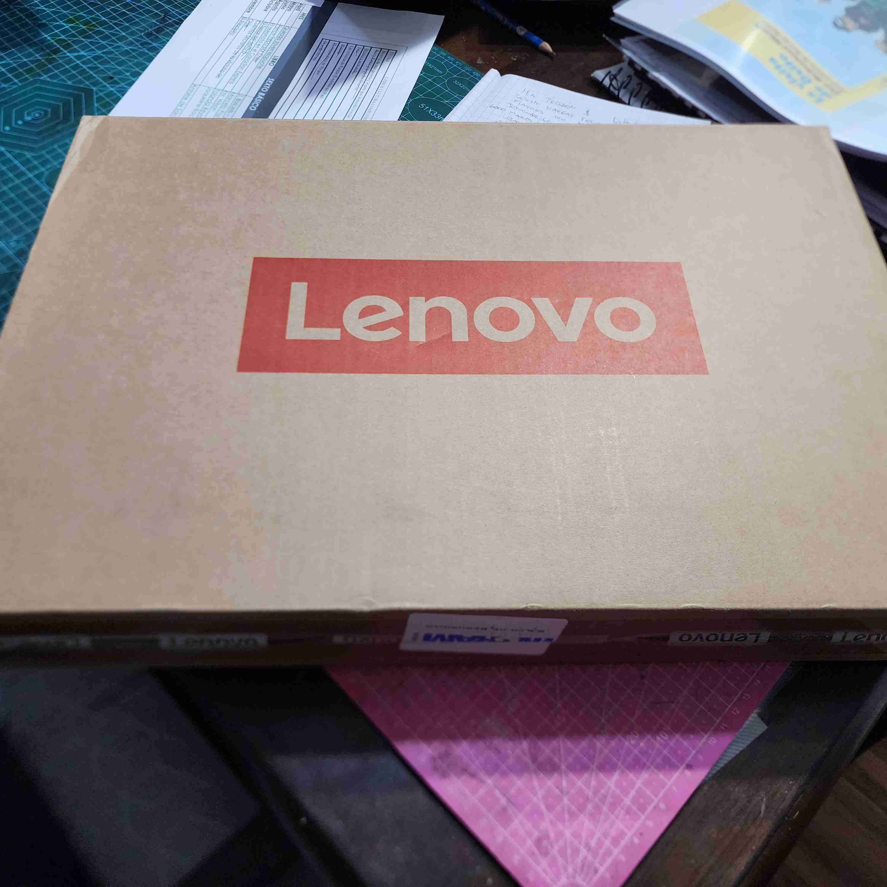 Laptop Lenovo AMD Ryzen - miniatura 4