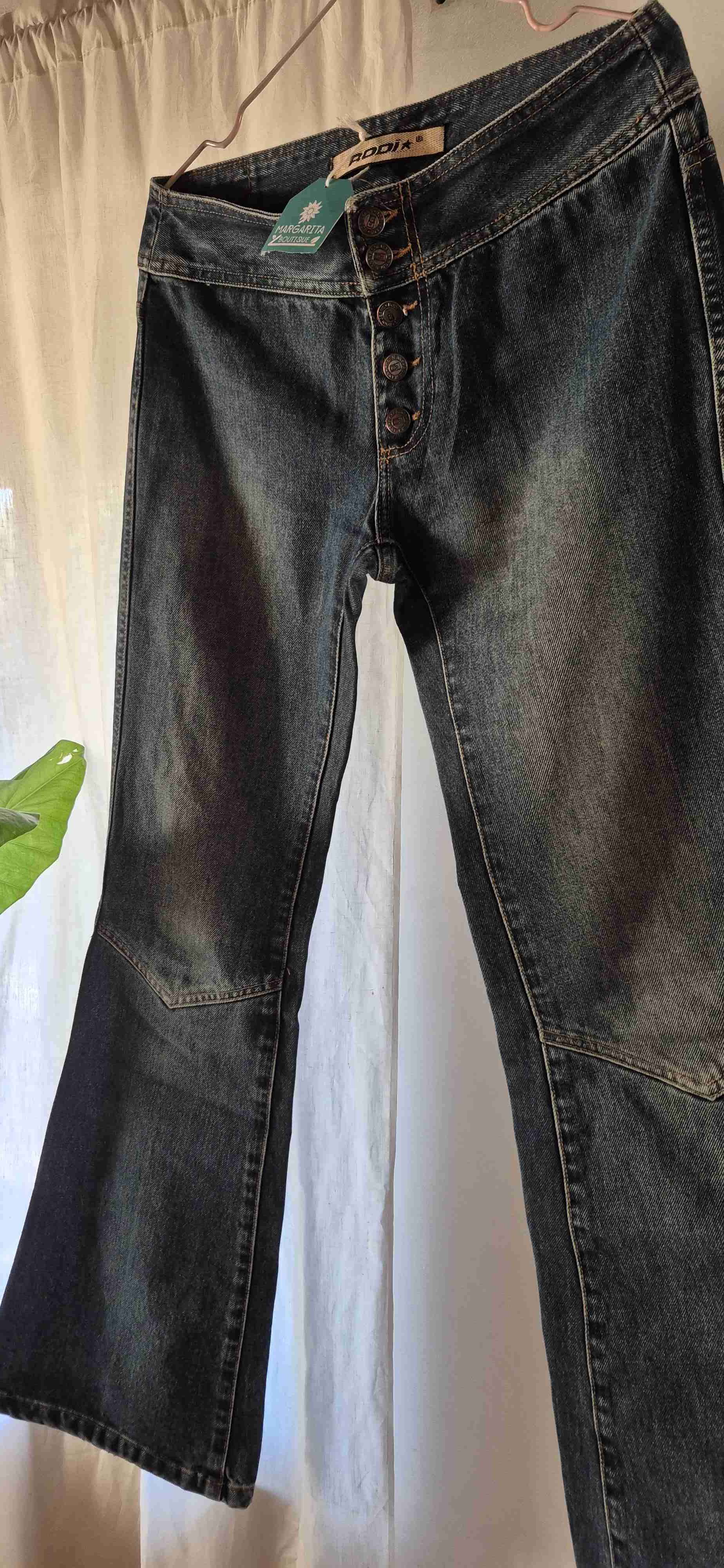 Jeans acampanados tiro bajo - miniatura 3