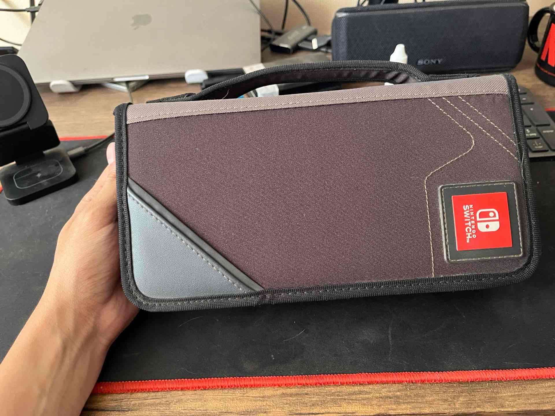 Nintendo Switch v2 con estuche PowerA - miniatura 2