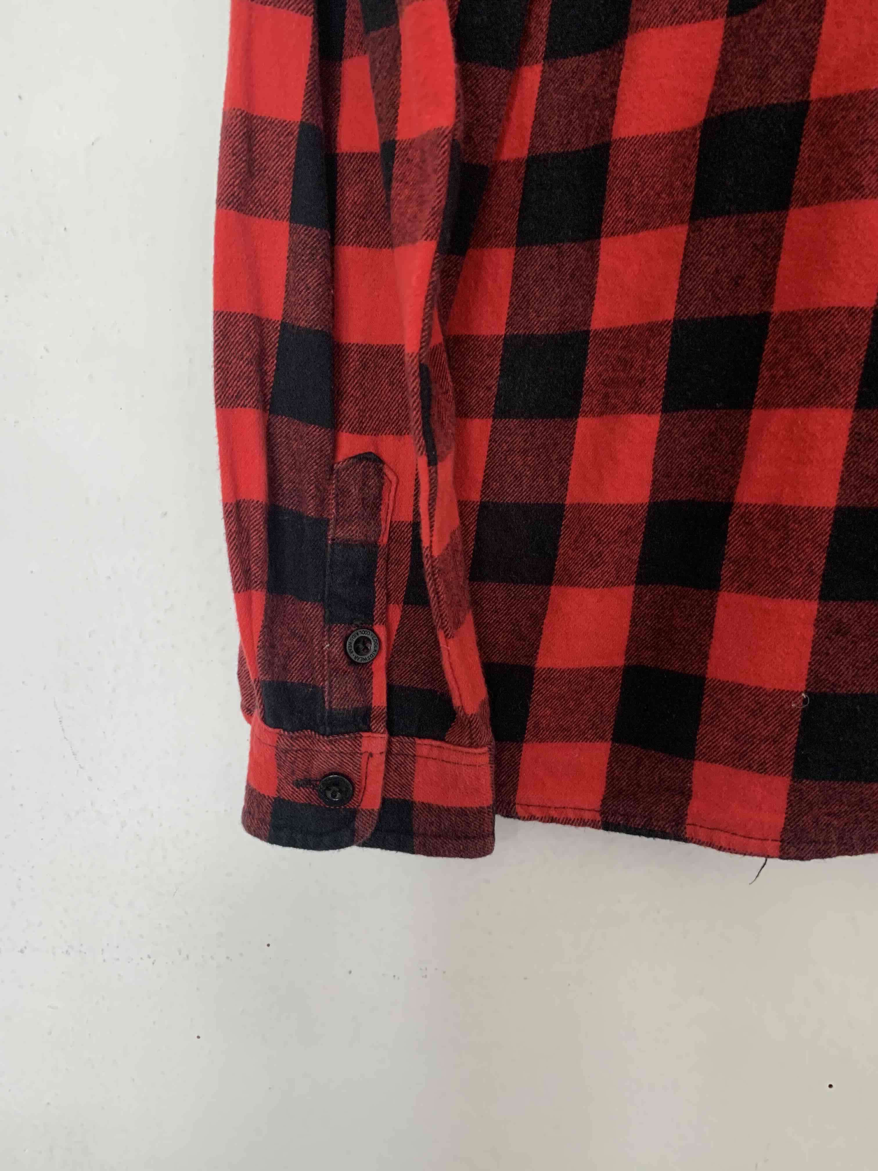 Camisa a cuadros roja y negra - miniatura 3