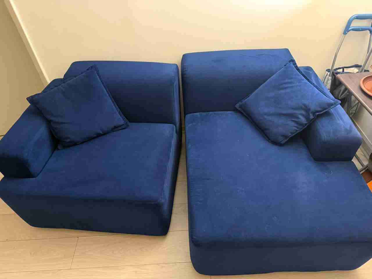 Sofá esquinero azul - miniatura 3