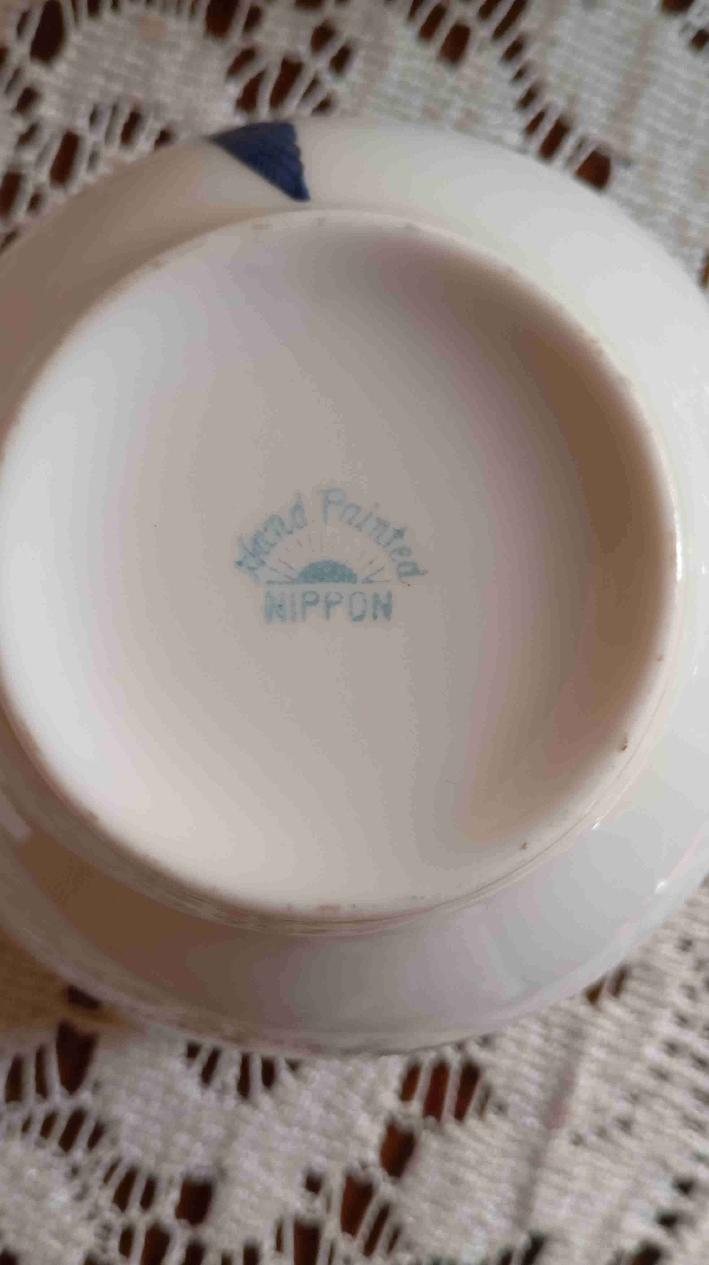 Consomera de porcelana pintada a mano. - miniatura 4