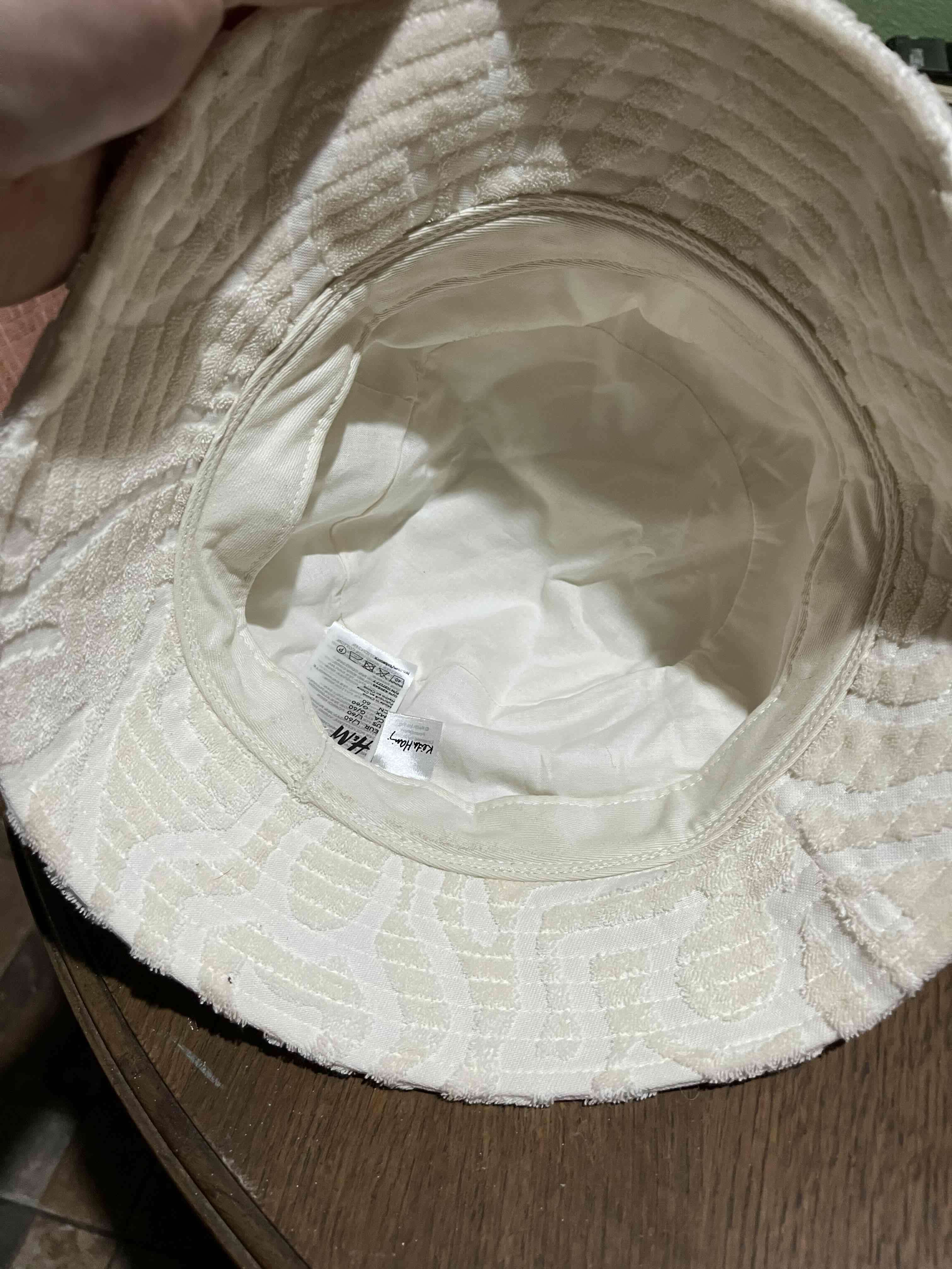 H&M Sombrero blanco con diseño - miniatura 3