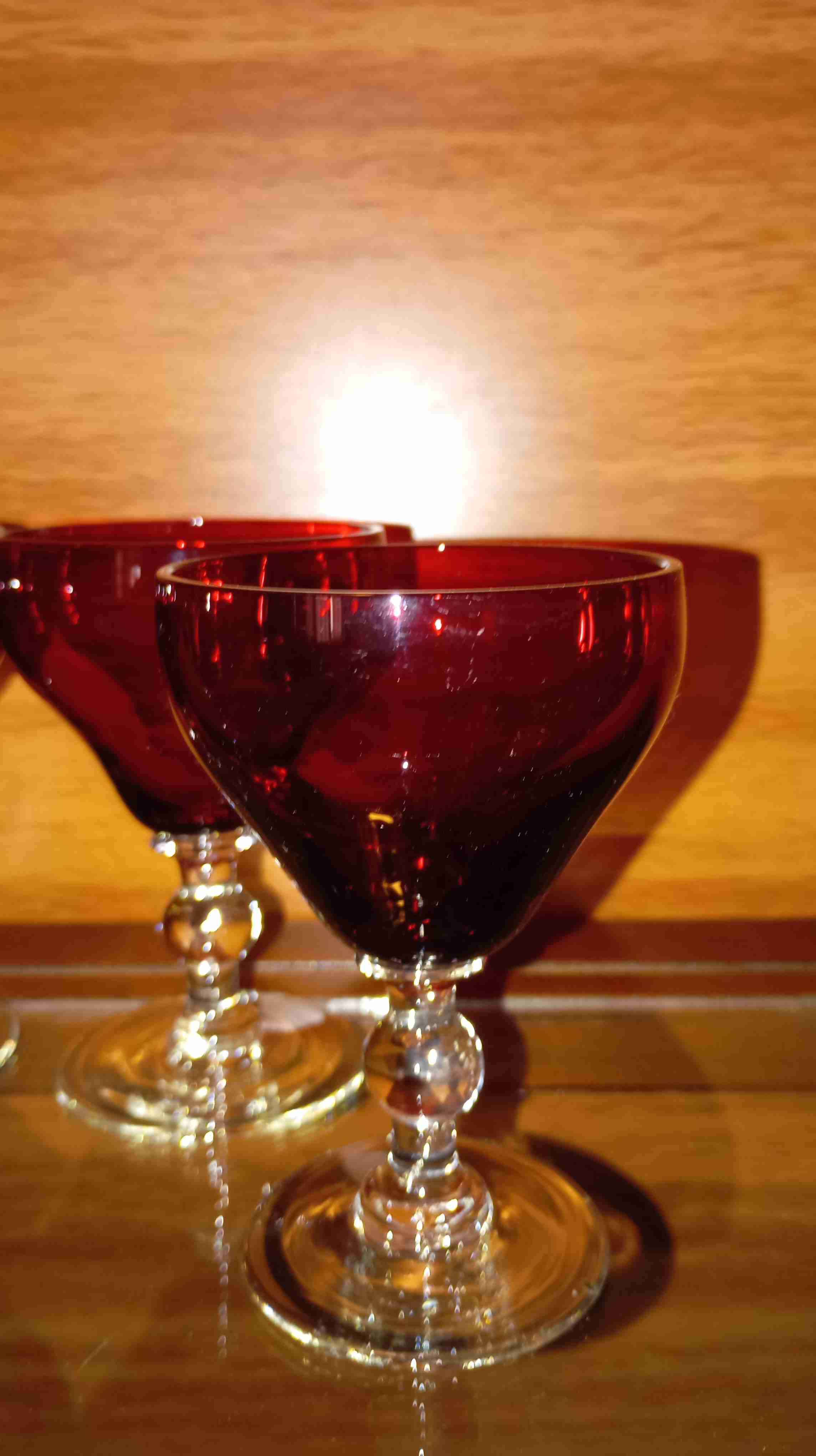 Copas de cristal rojo vintage - miniatura 2