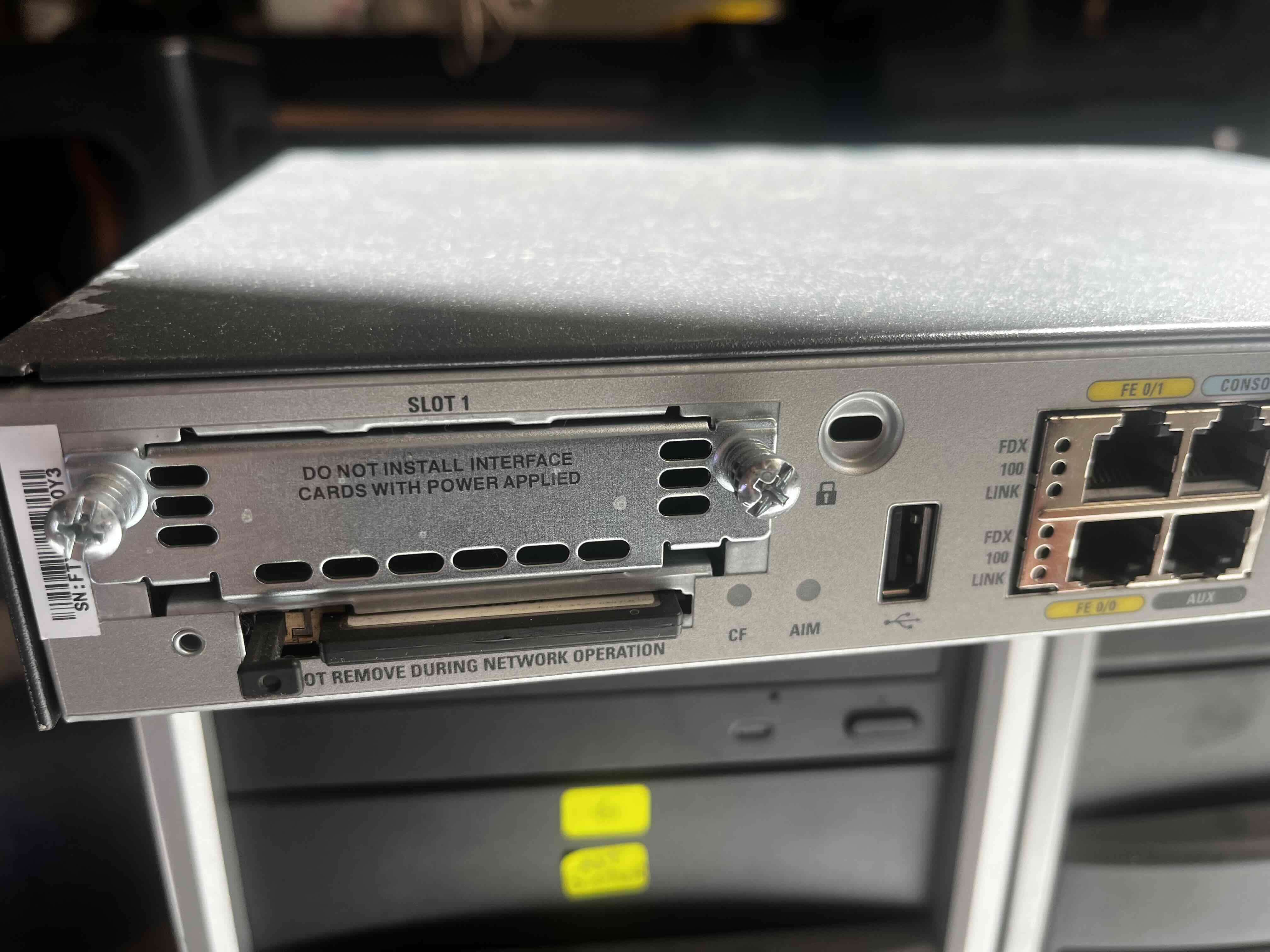 Router Cisco 1800 Series - miniatura 3