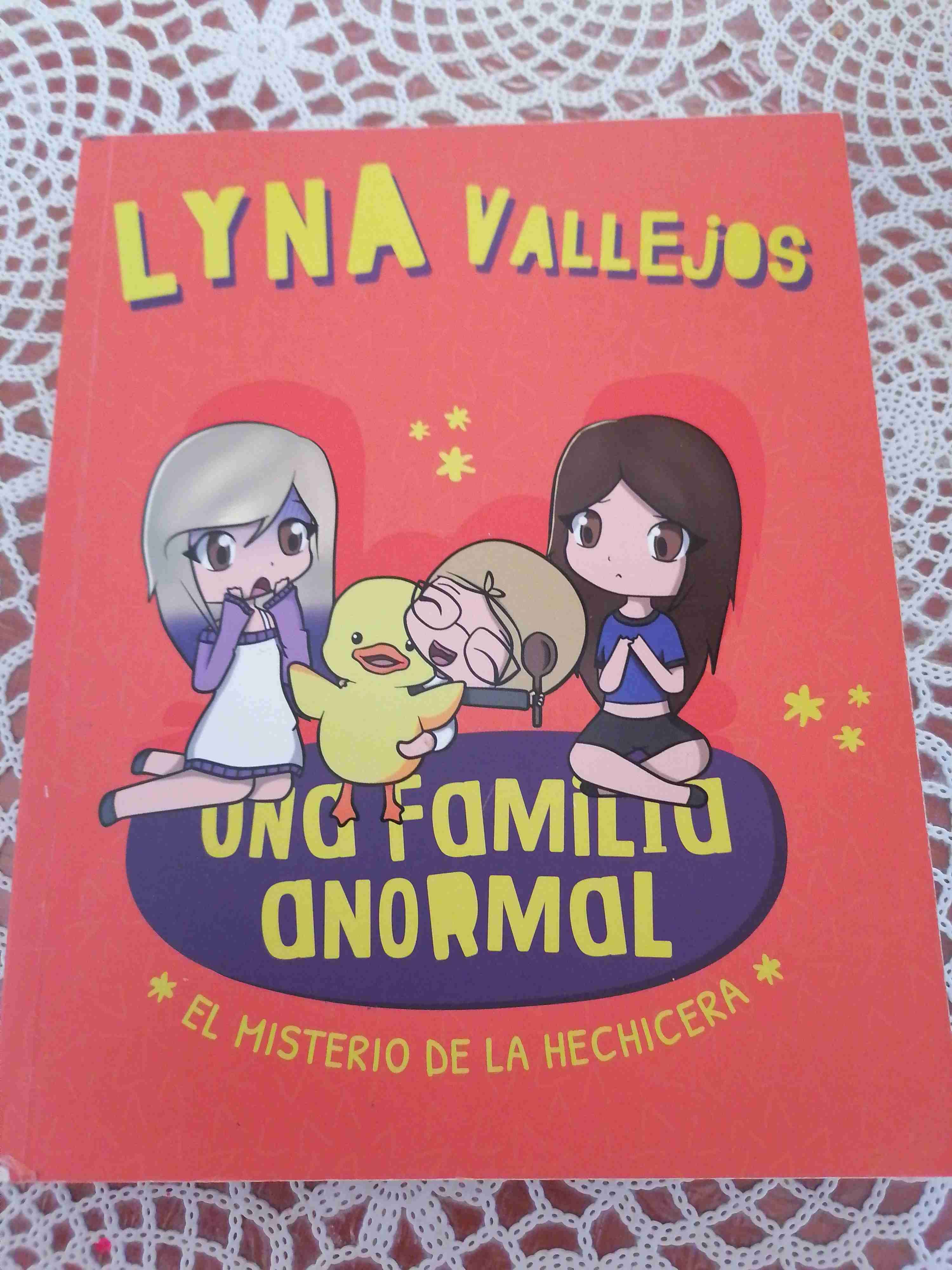 Libro 'Una familia anormal' - miniatura 1