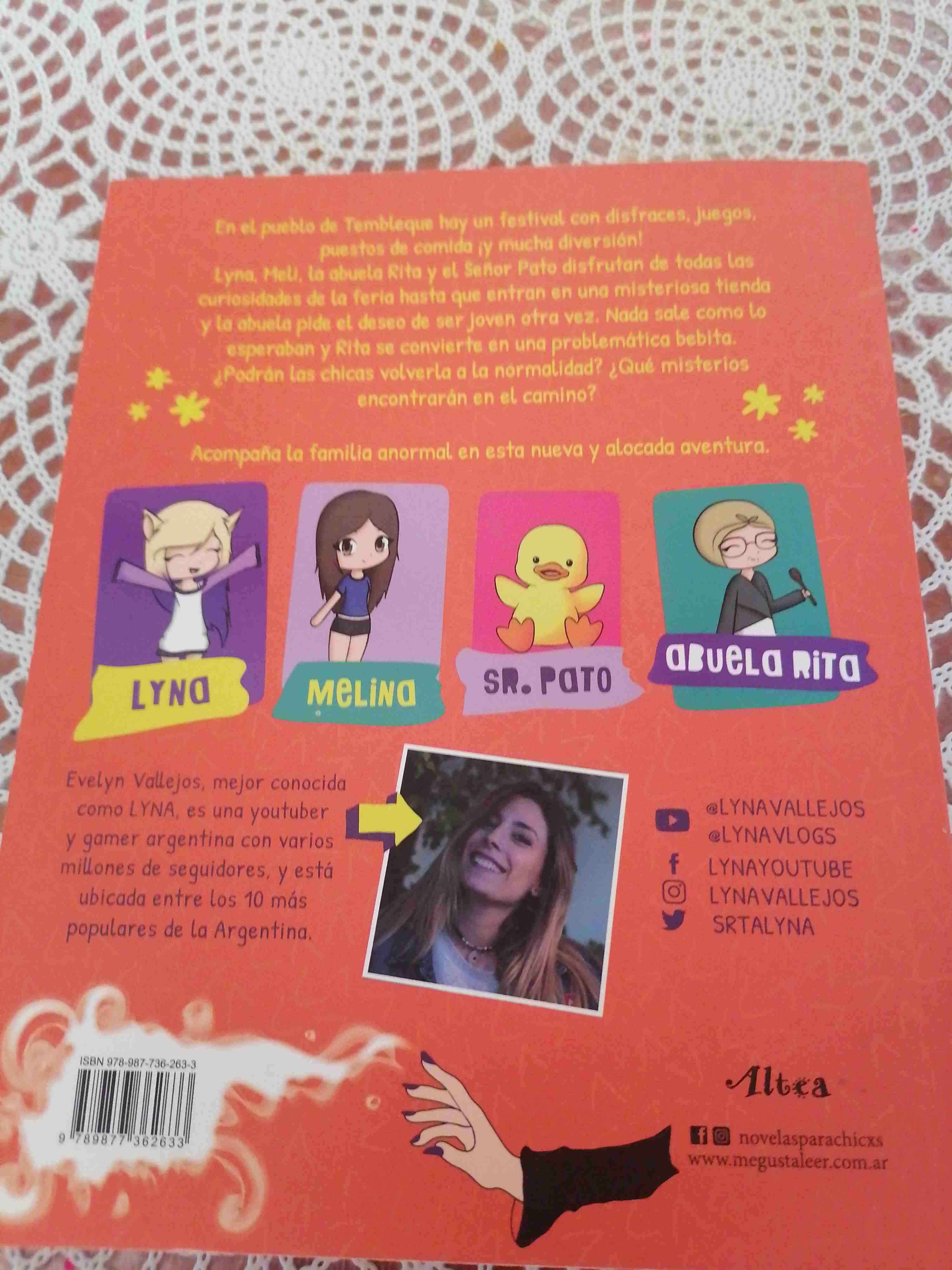 Libro 'Una familia anormal' - miniatura 3