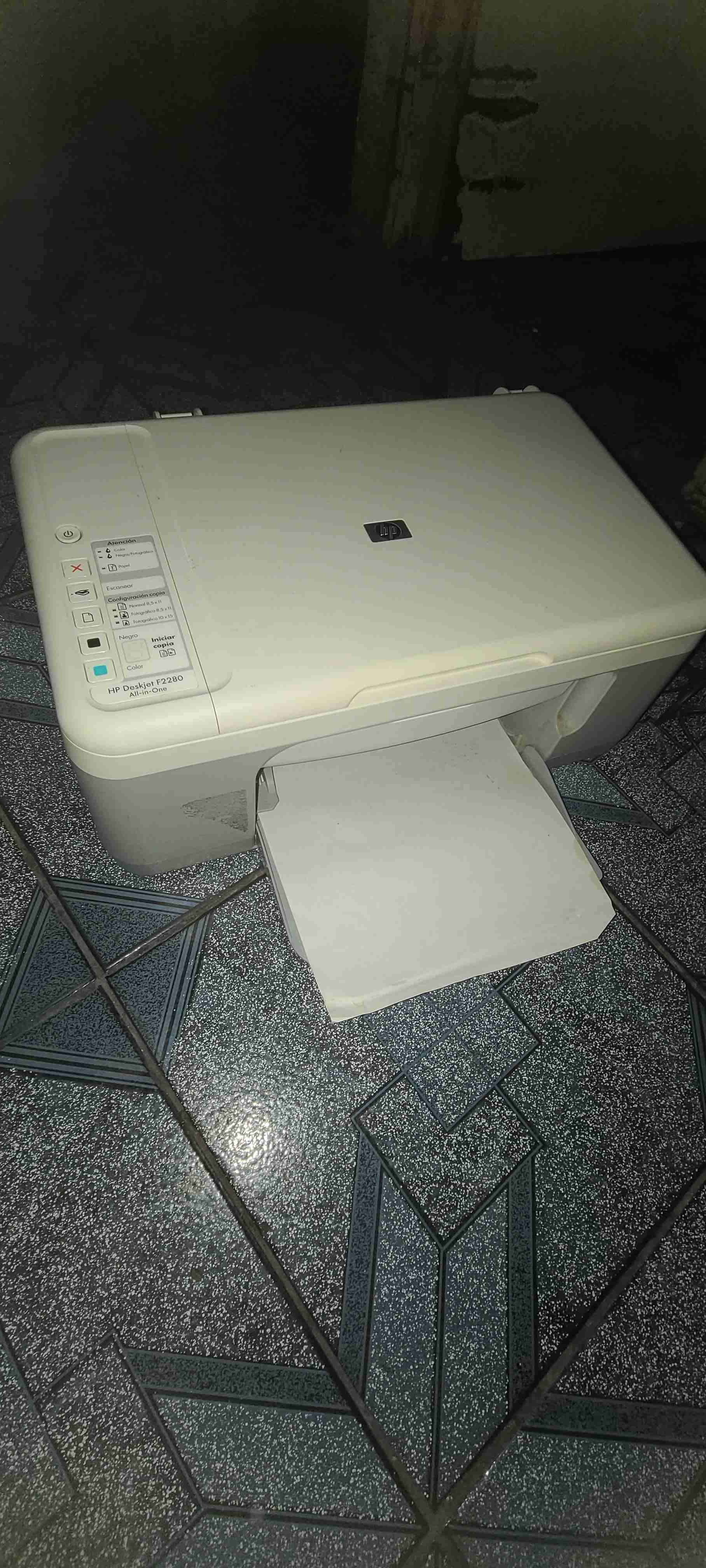 Impresora HP Deskjet F2280 multifuncional - miniatura 1