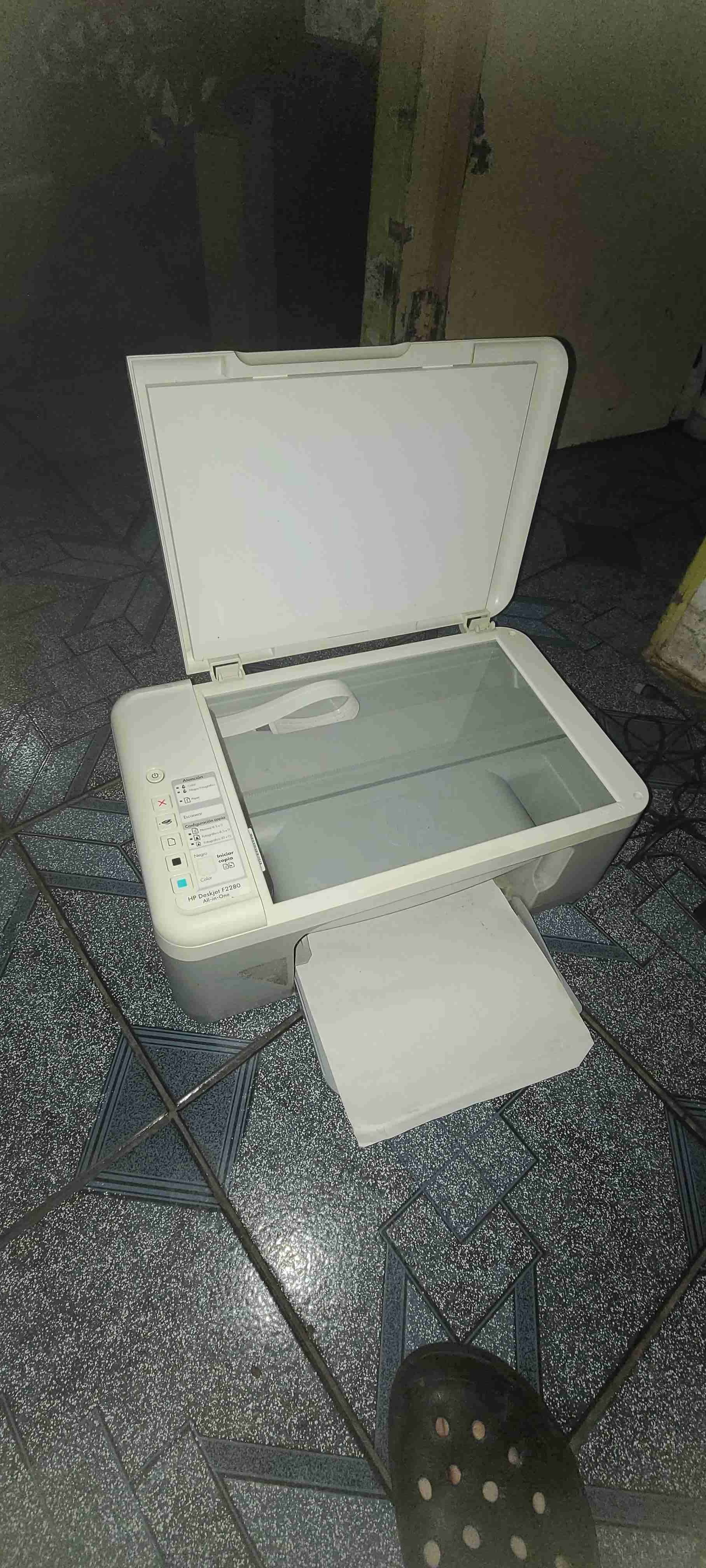 Impresora HP Deskjet F2280 multifuncional - miniatura 2