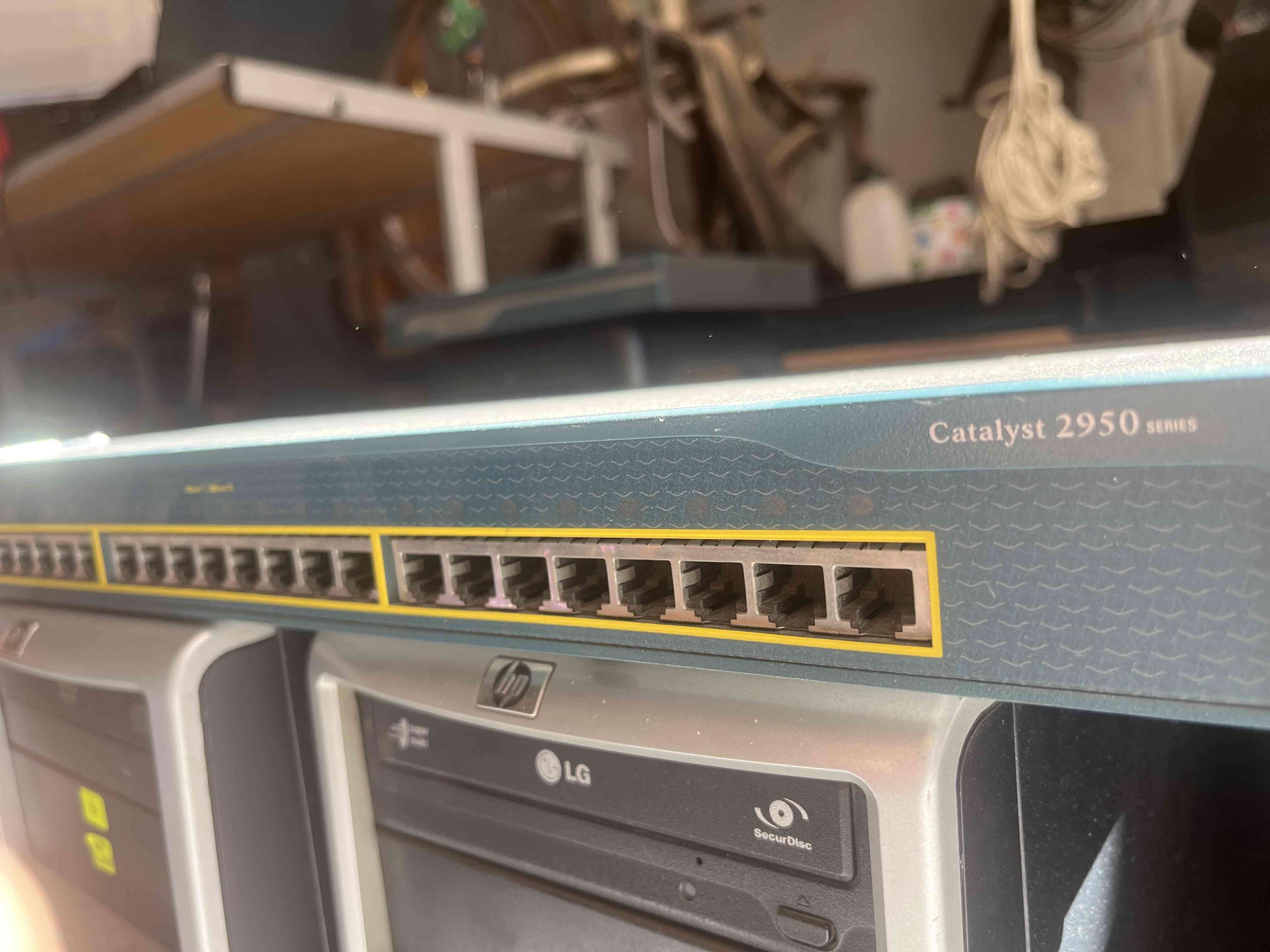 Switch de red Cisco Systems - miniatura 2