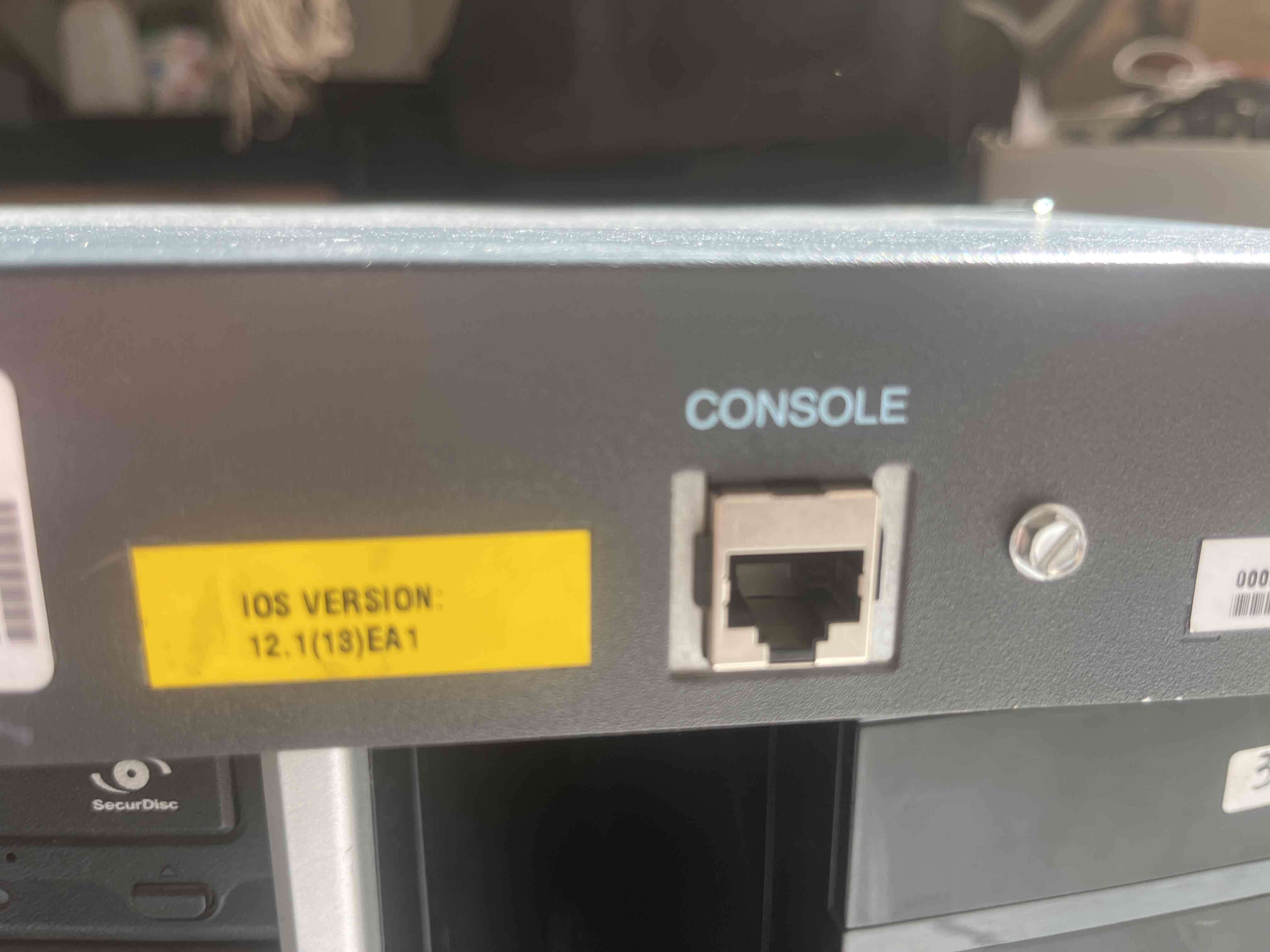 Switch de red Cisco Systems - miniatura 3