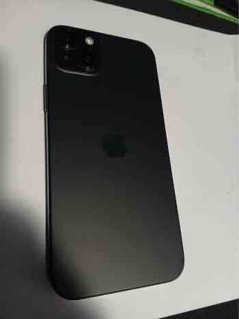 iPhone 15 plus único dueño - 3