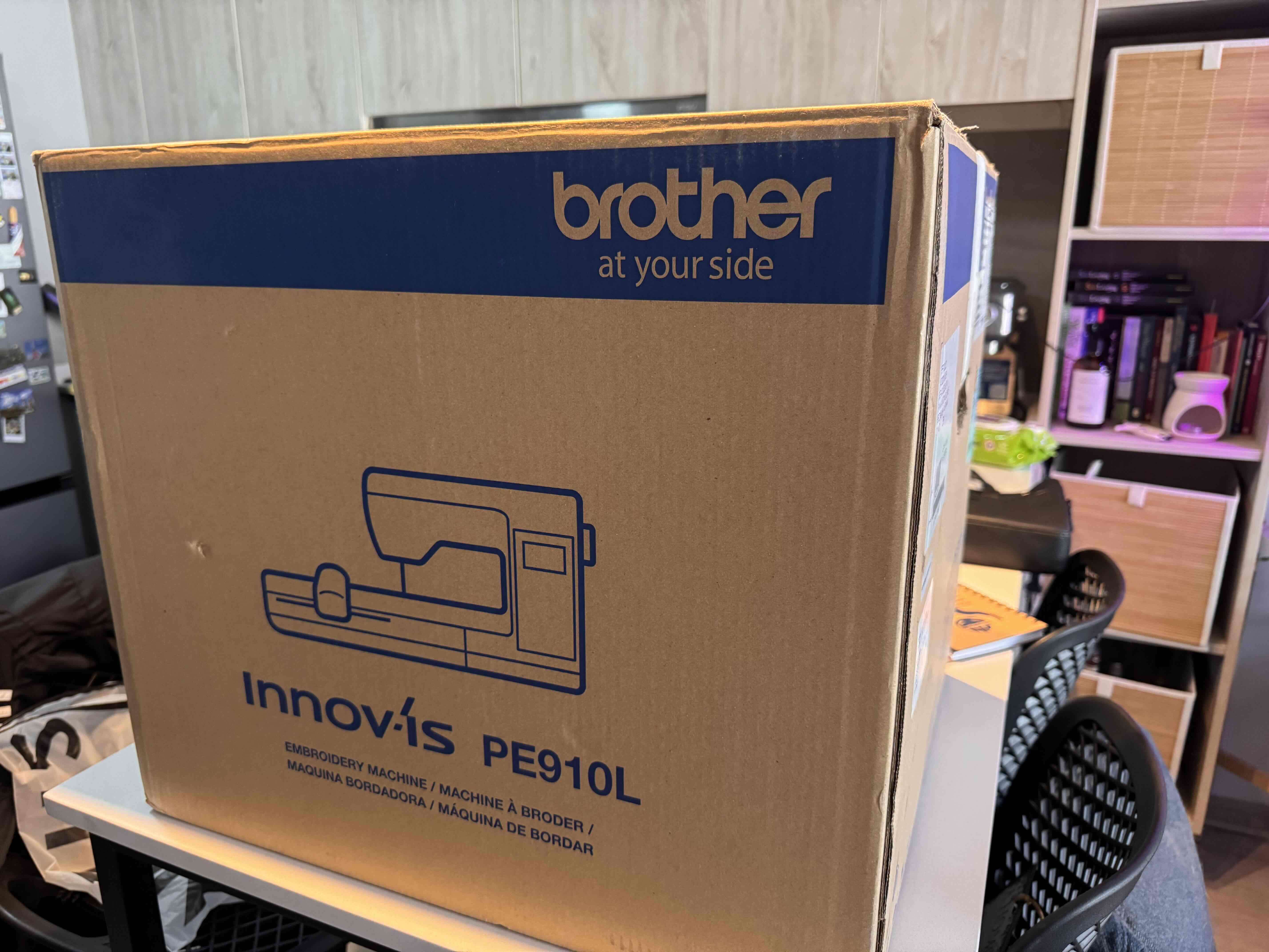 Máquina bordadora Brother Innov-is - miniatura 1