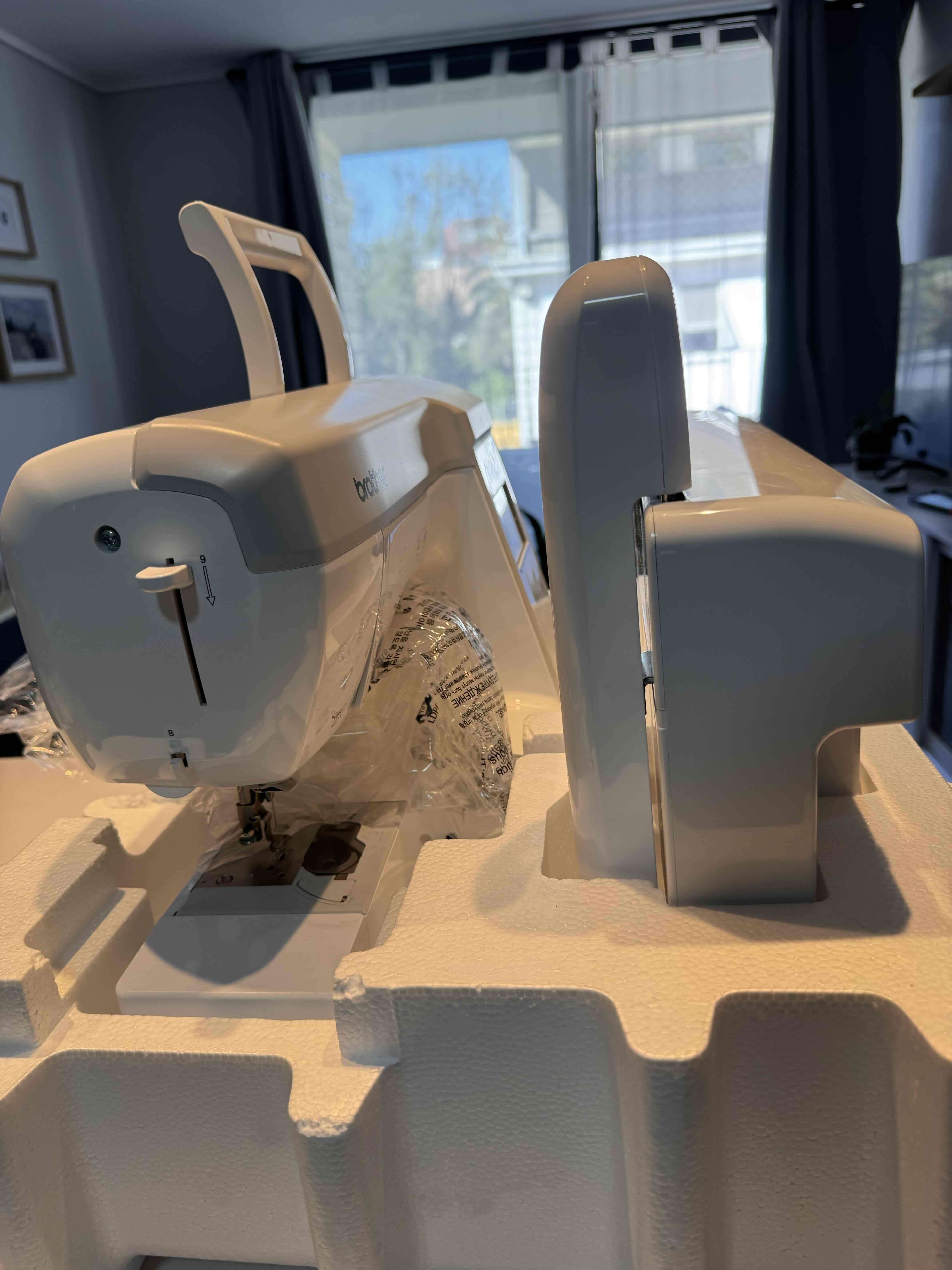 Máquina bordadora Brother Innov-is - miniatura 6