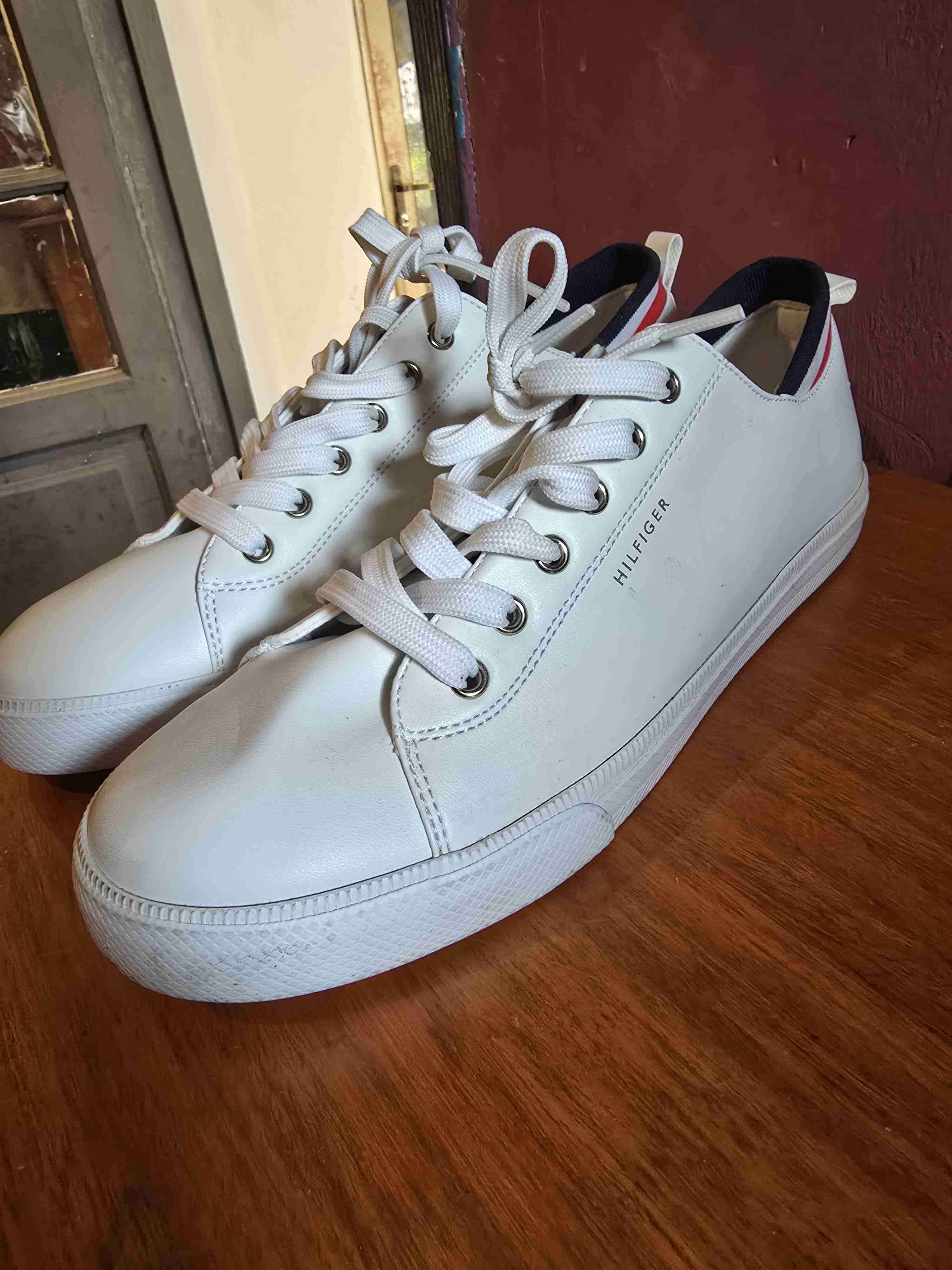 Zapatillas blancas de moda - 1