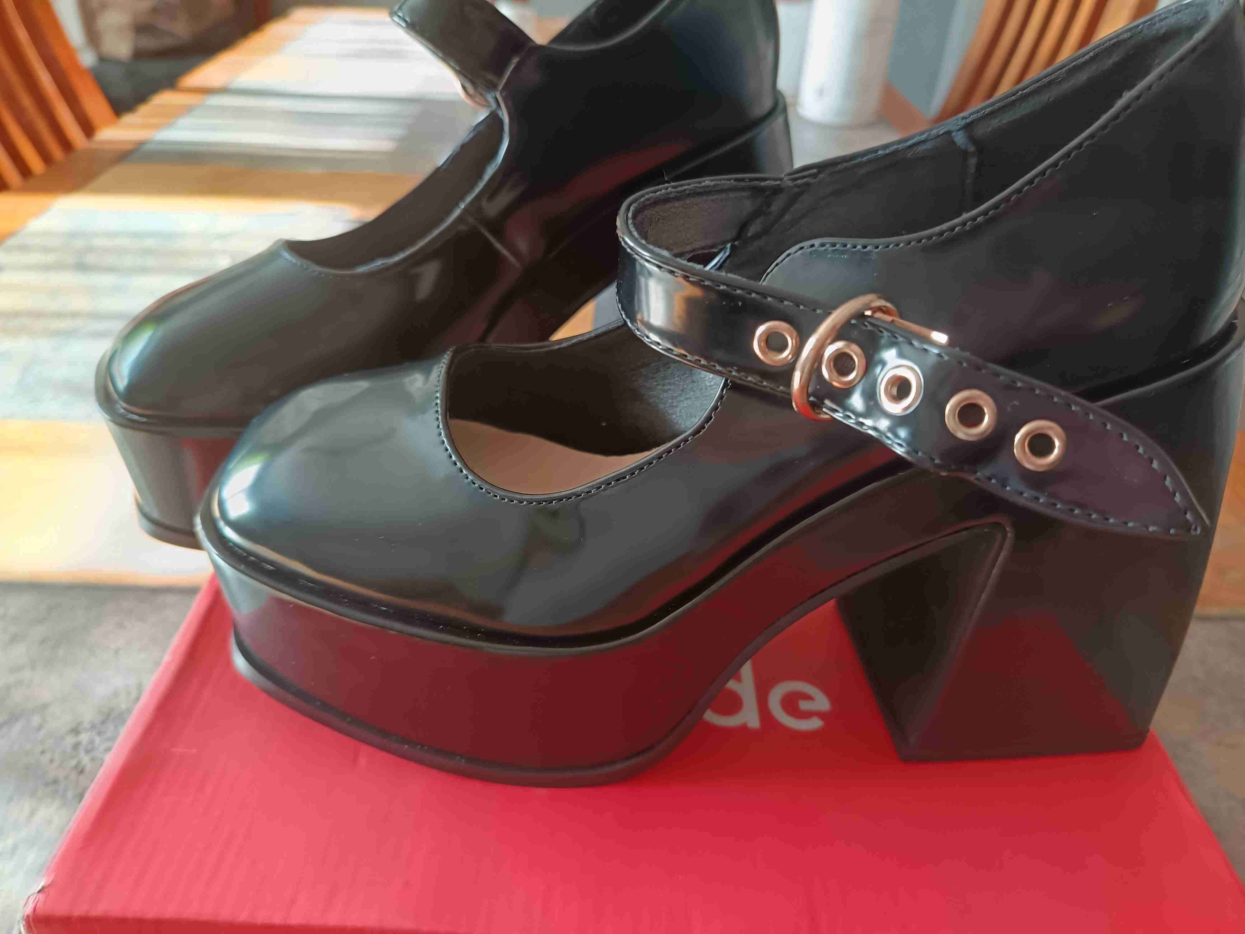 Zapatos charol negros con hebilla - miniatura 2