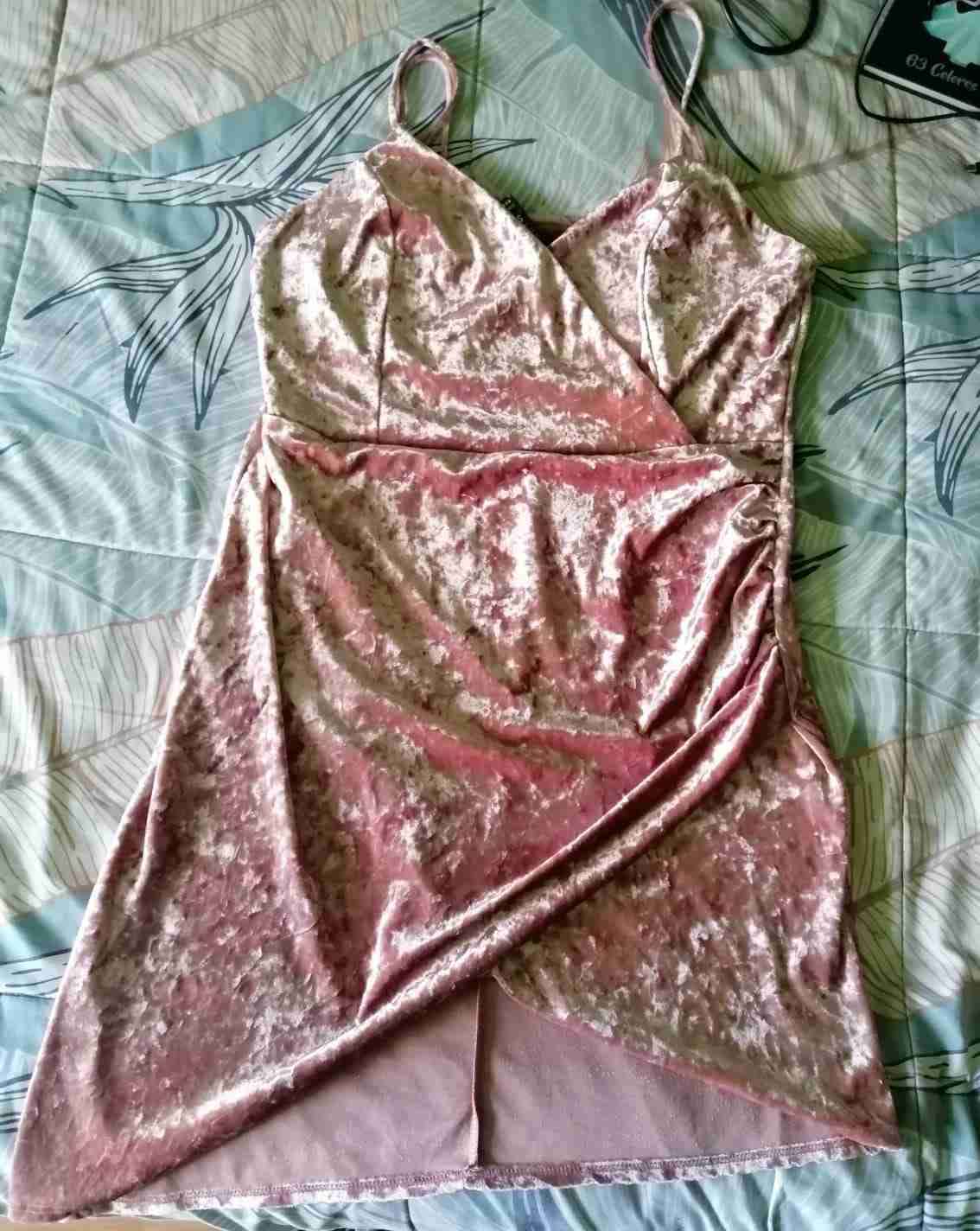 Vestido de terciopelo rosado