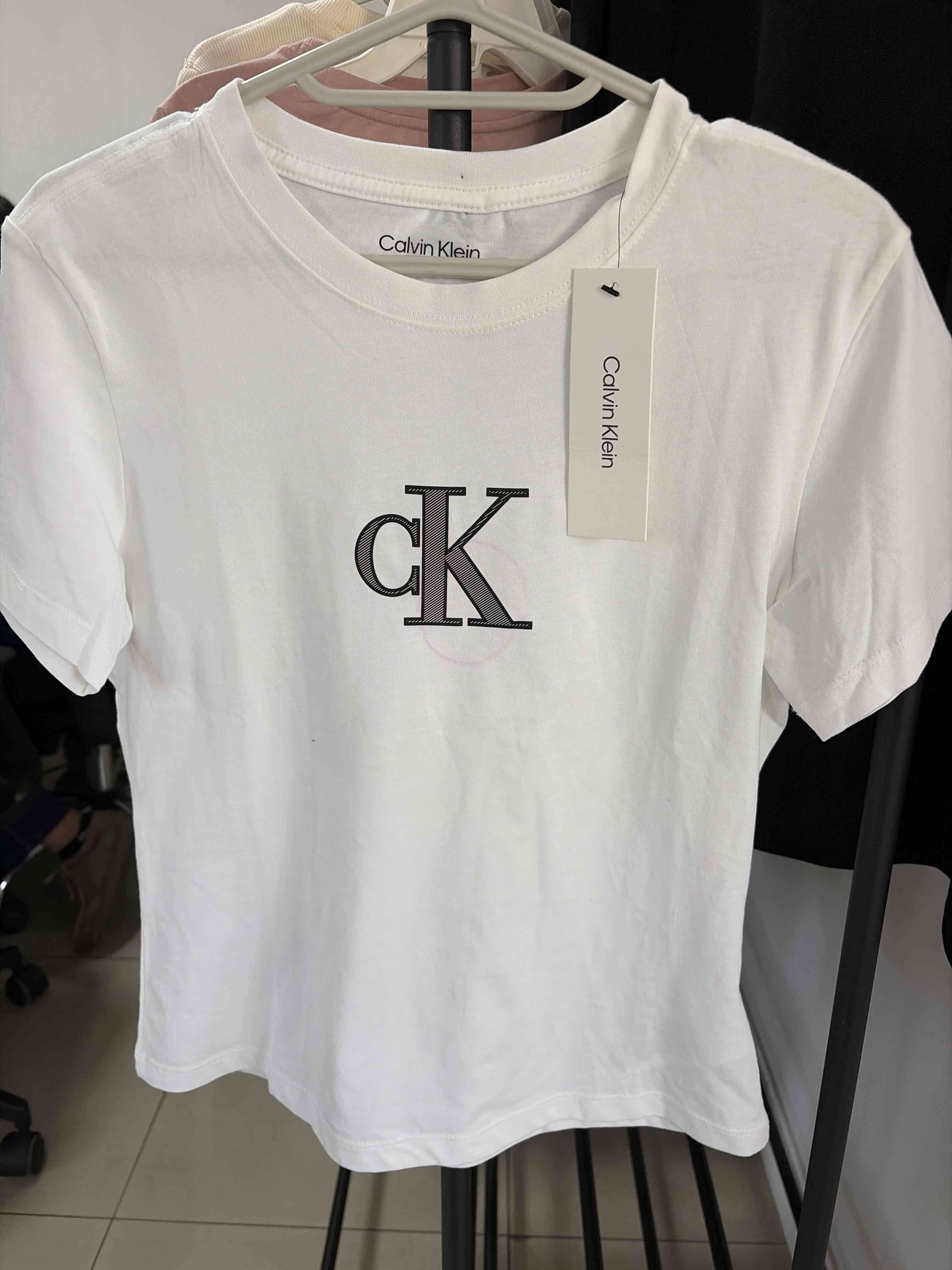 Polera blanca Calvin Klein