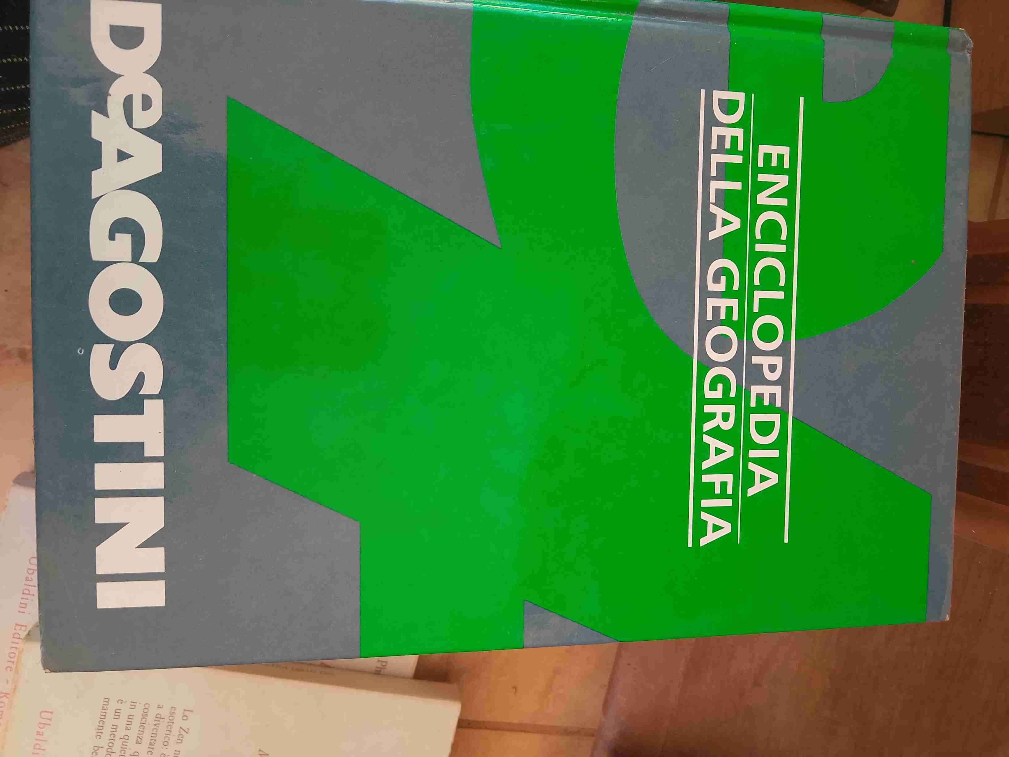 Enciclopedia de geografía De Agostini