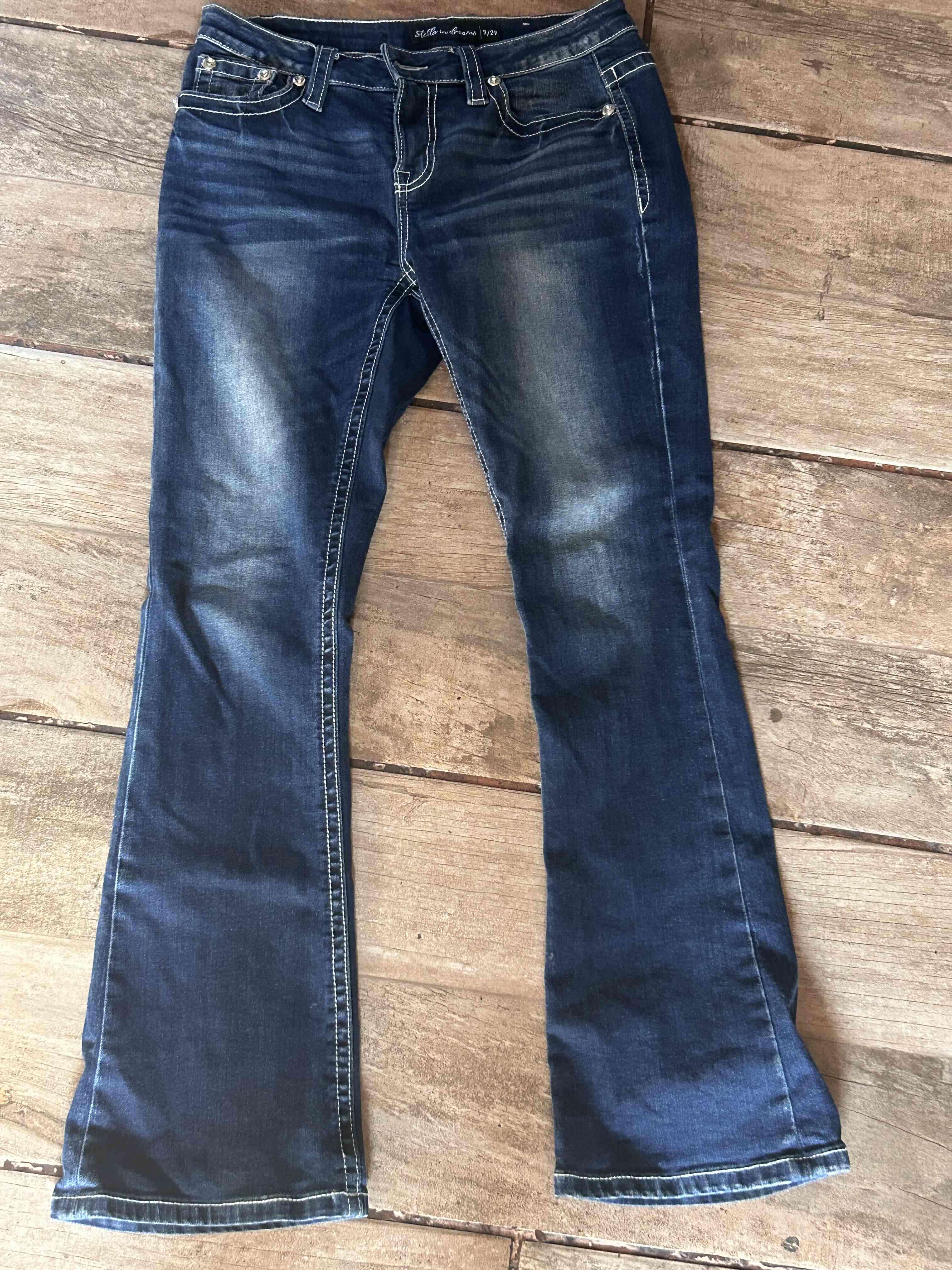 Jeans azul con bolsillo bordado alas, Stella - miniatura 2