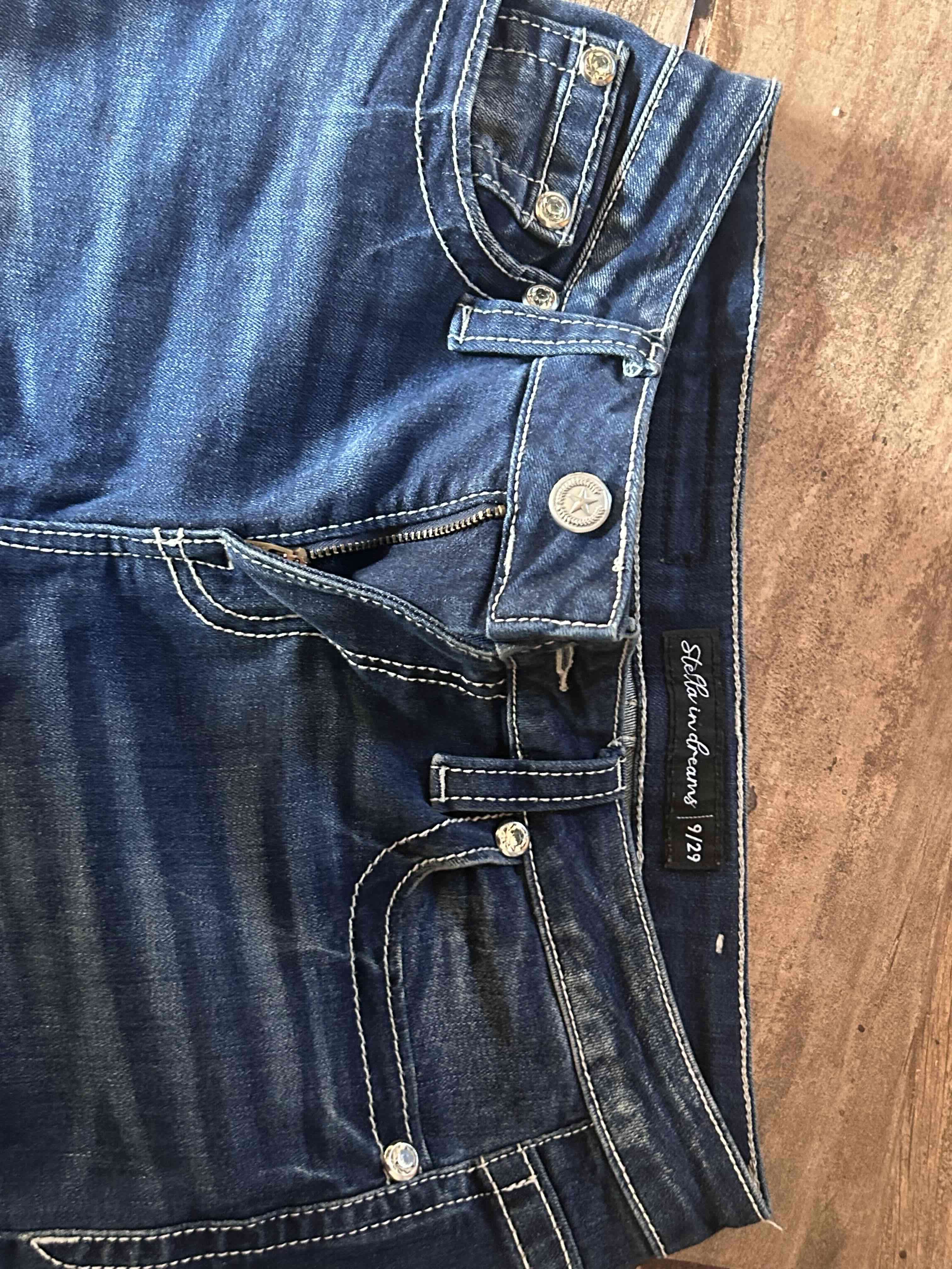 Jeans azul con bolsillo bordado alas, Stella - miniatura 3