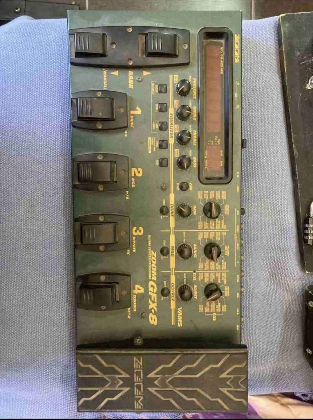 Pedalera Zoom GFX-8 multiefectos - miniatura 1