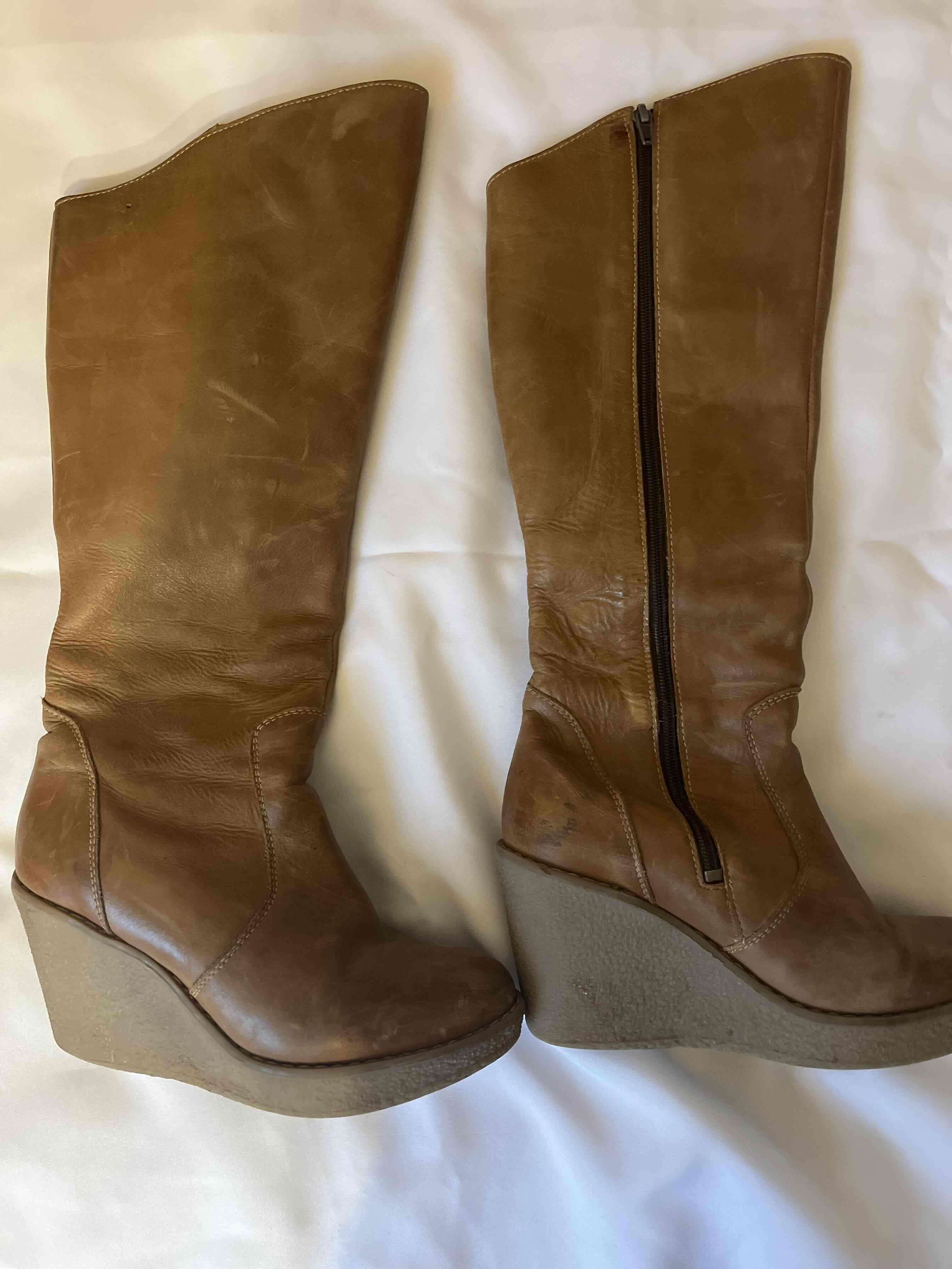 Botas marrones con taco alto - 1