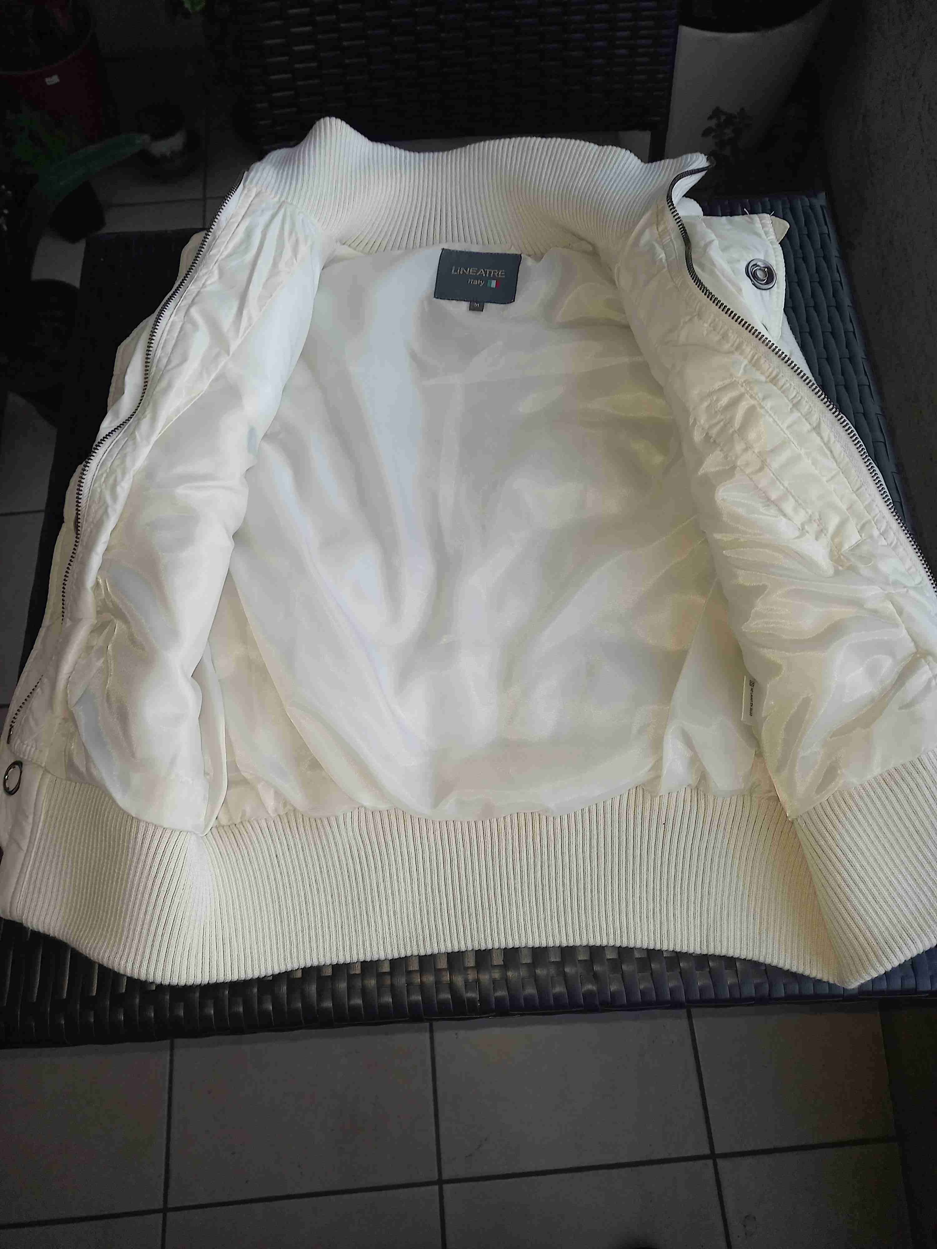 Chaleco acolchado blanco sin mangas - miniatura 2