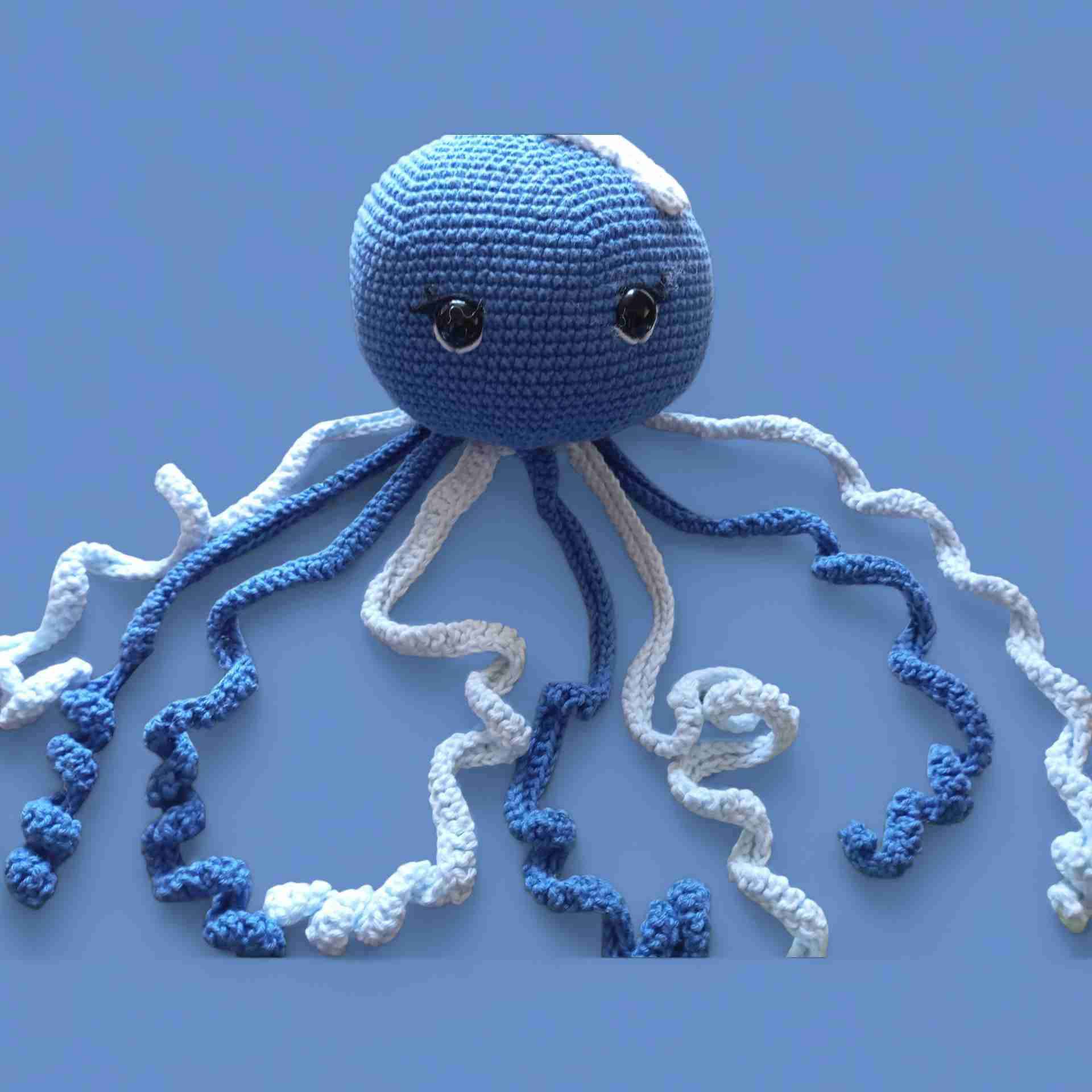 Pulpo amigurumi azul y celeste