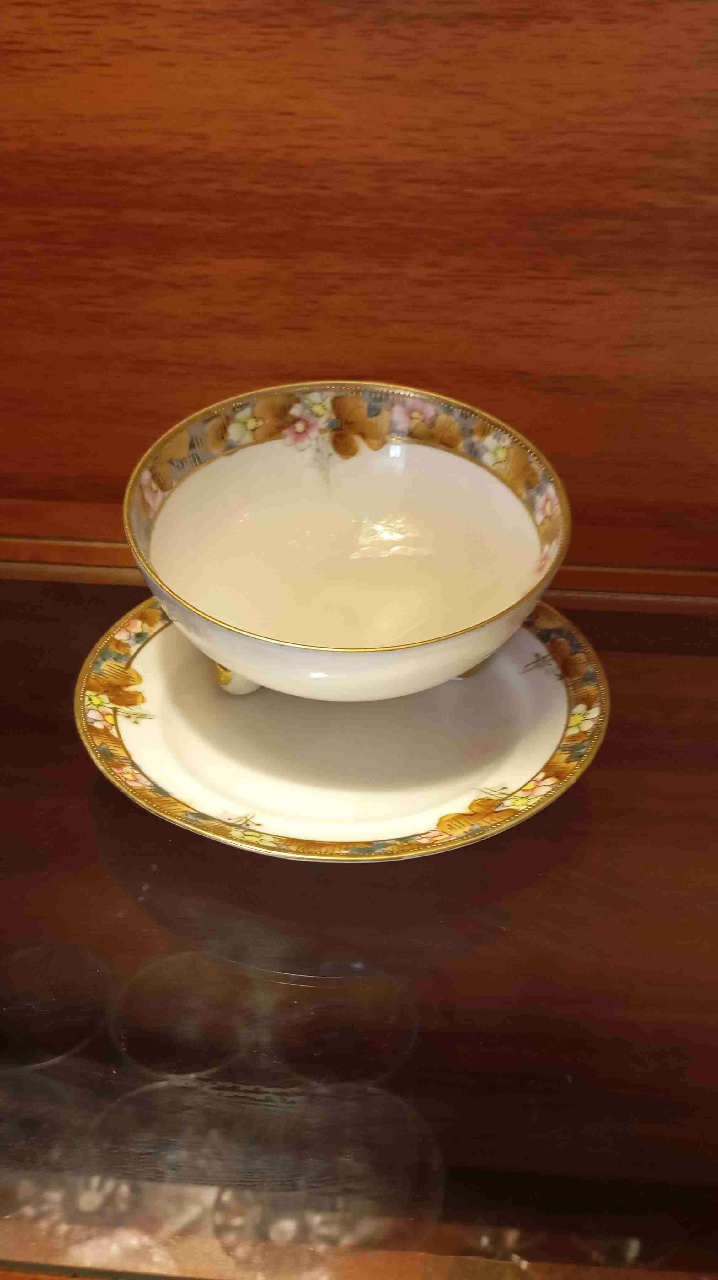 Taza de porcelana con platillo - miniatura 2