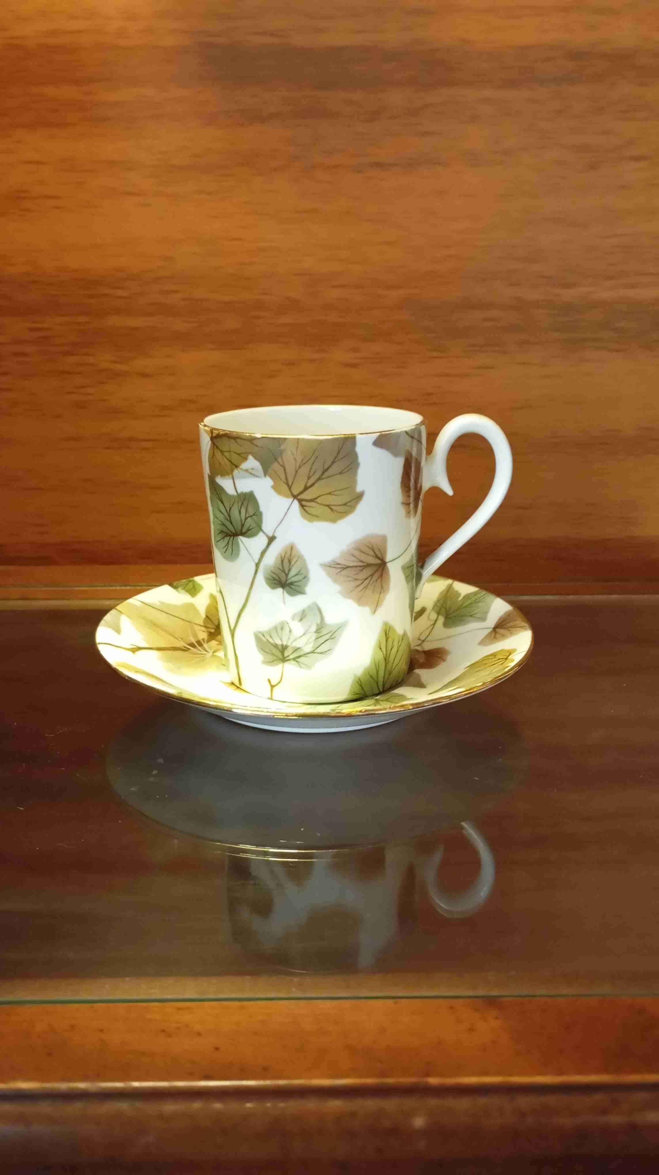 Taza porcelana inglesa. - miniatura 1