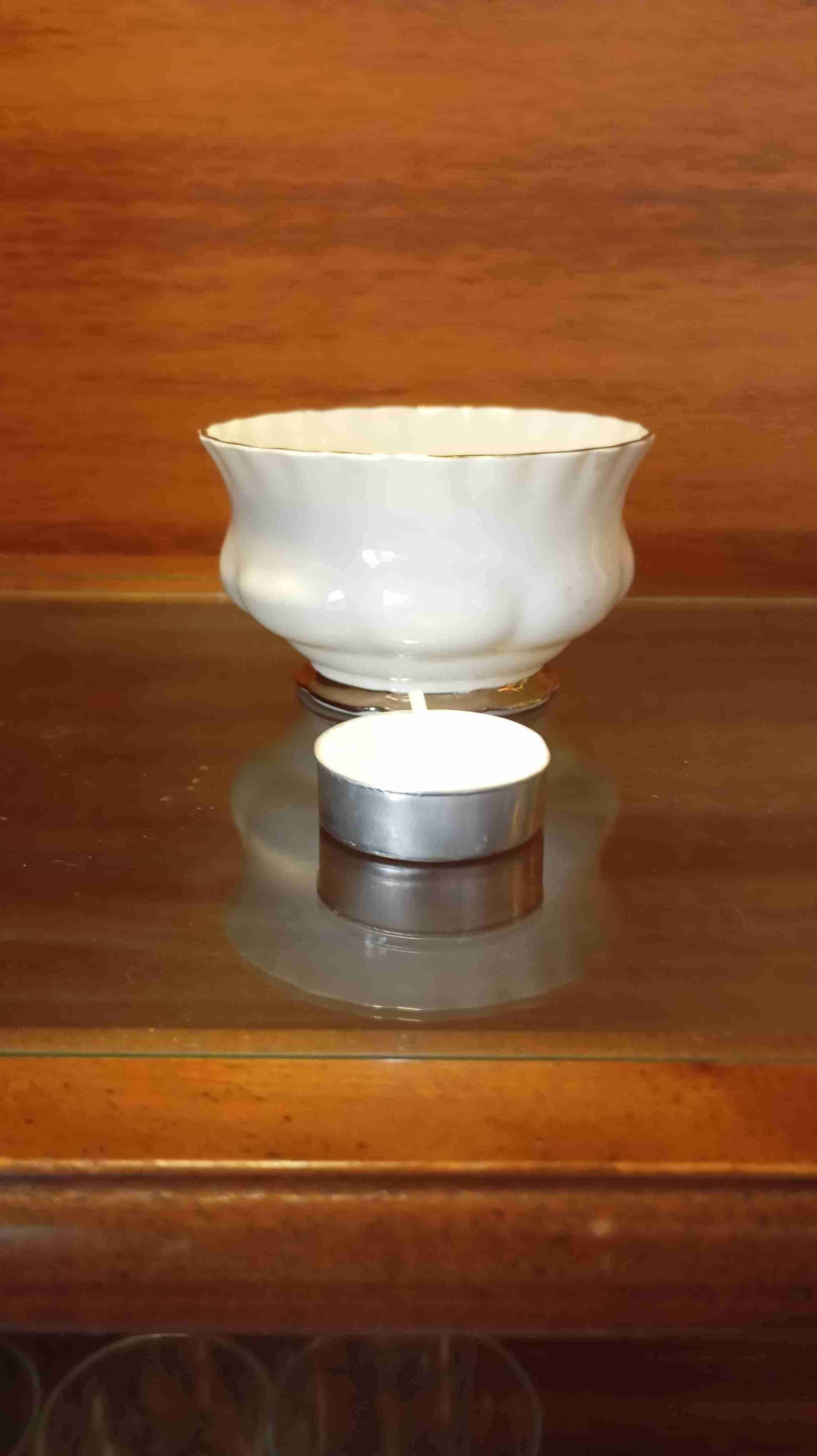 Bombonera de porcelana inglesa. - miniatura 2