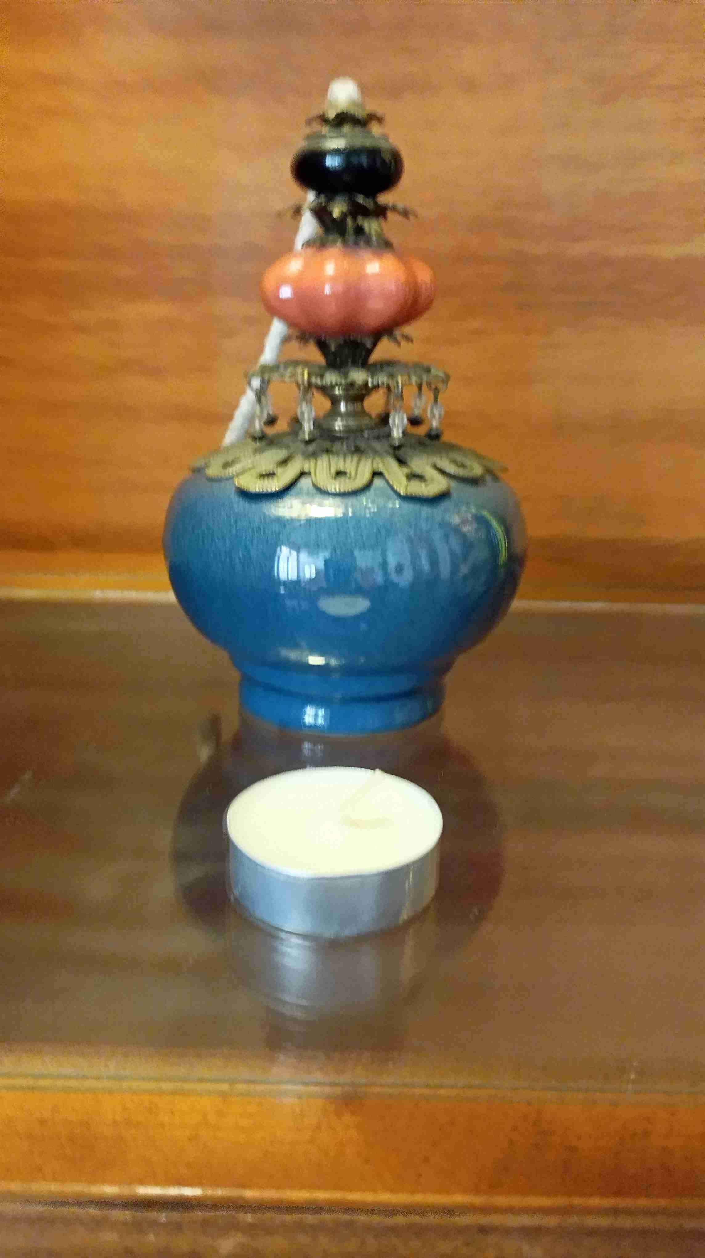 Pequeña lámpara de aceite decorativa - miniatura 3